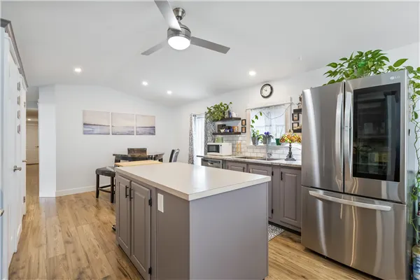 111 43201 Lougheed Highway