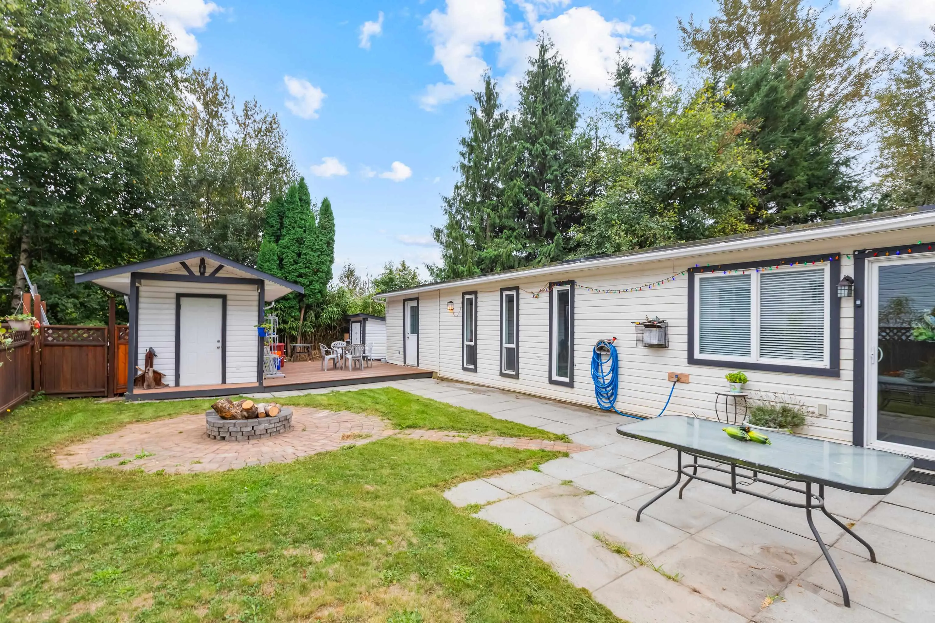 111 43201 Lougheed Highway