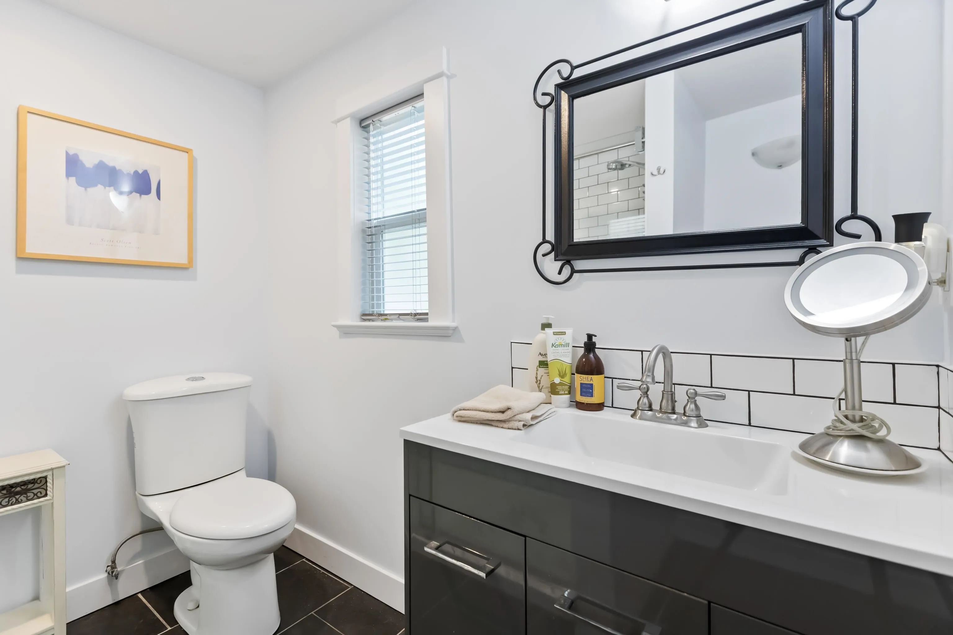 111 43201 Lougheed Highway