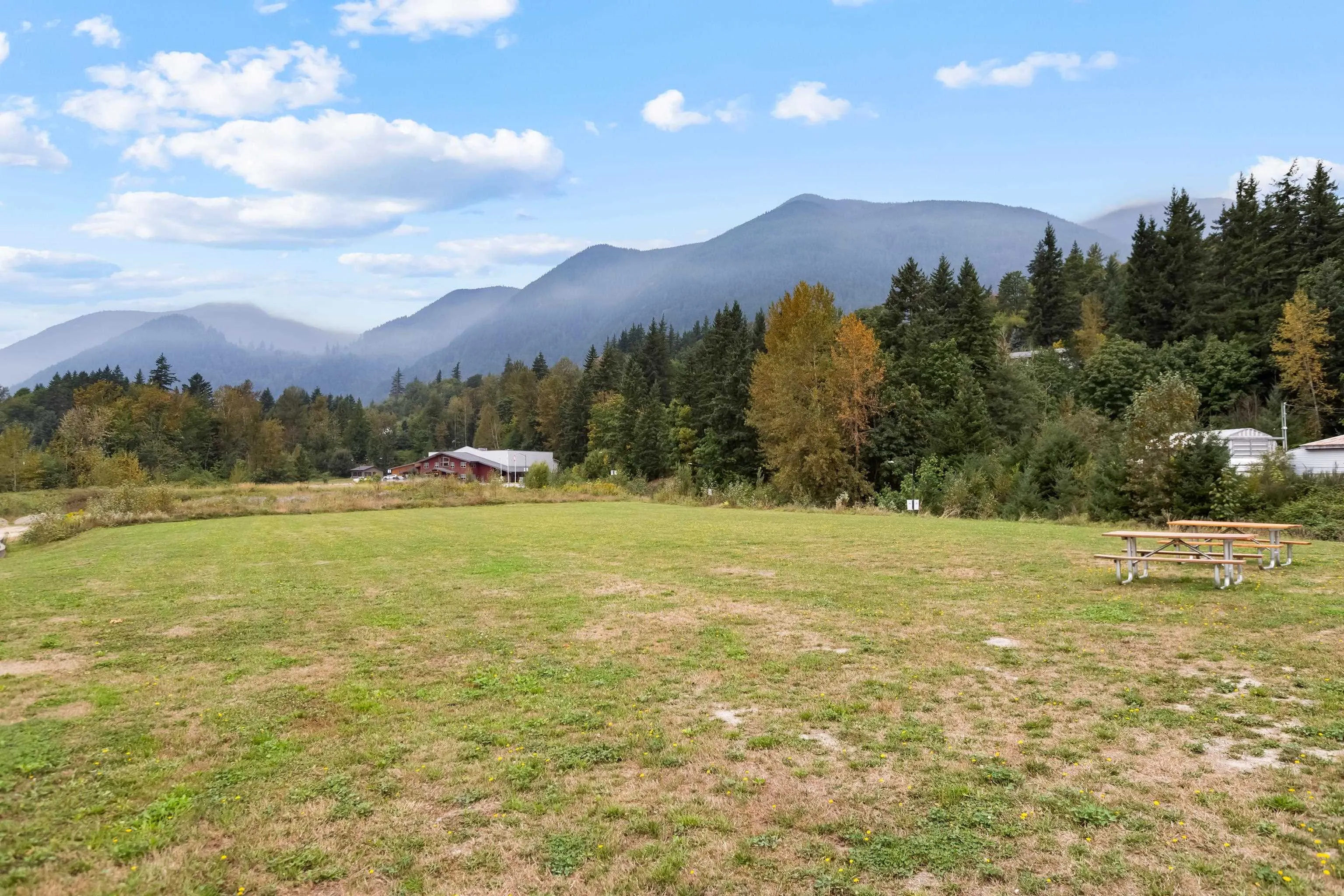 111 43201 Lougheed Highway