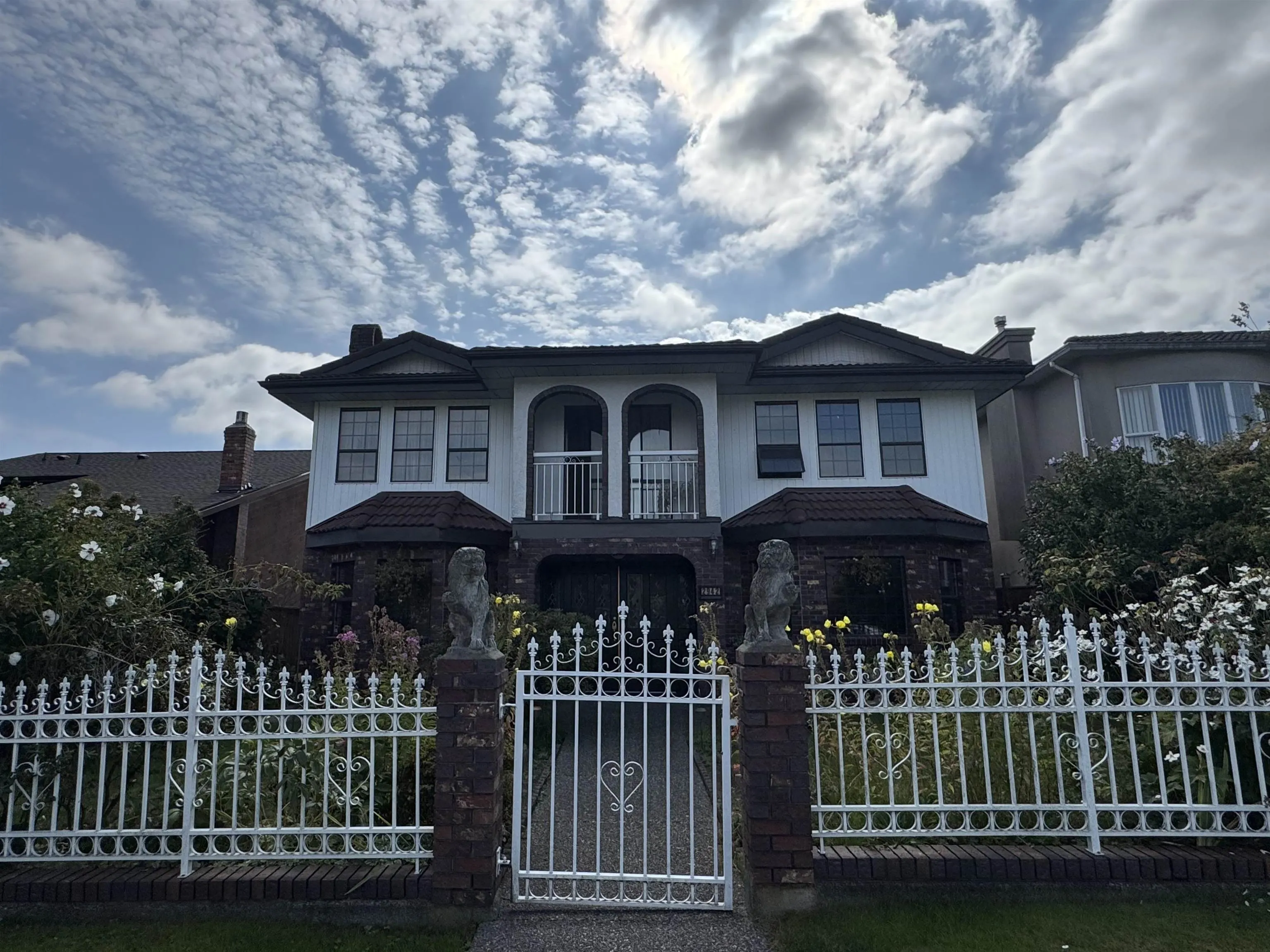 2942 Adanac Street