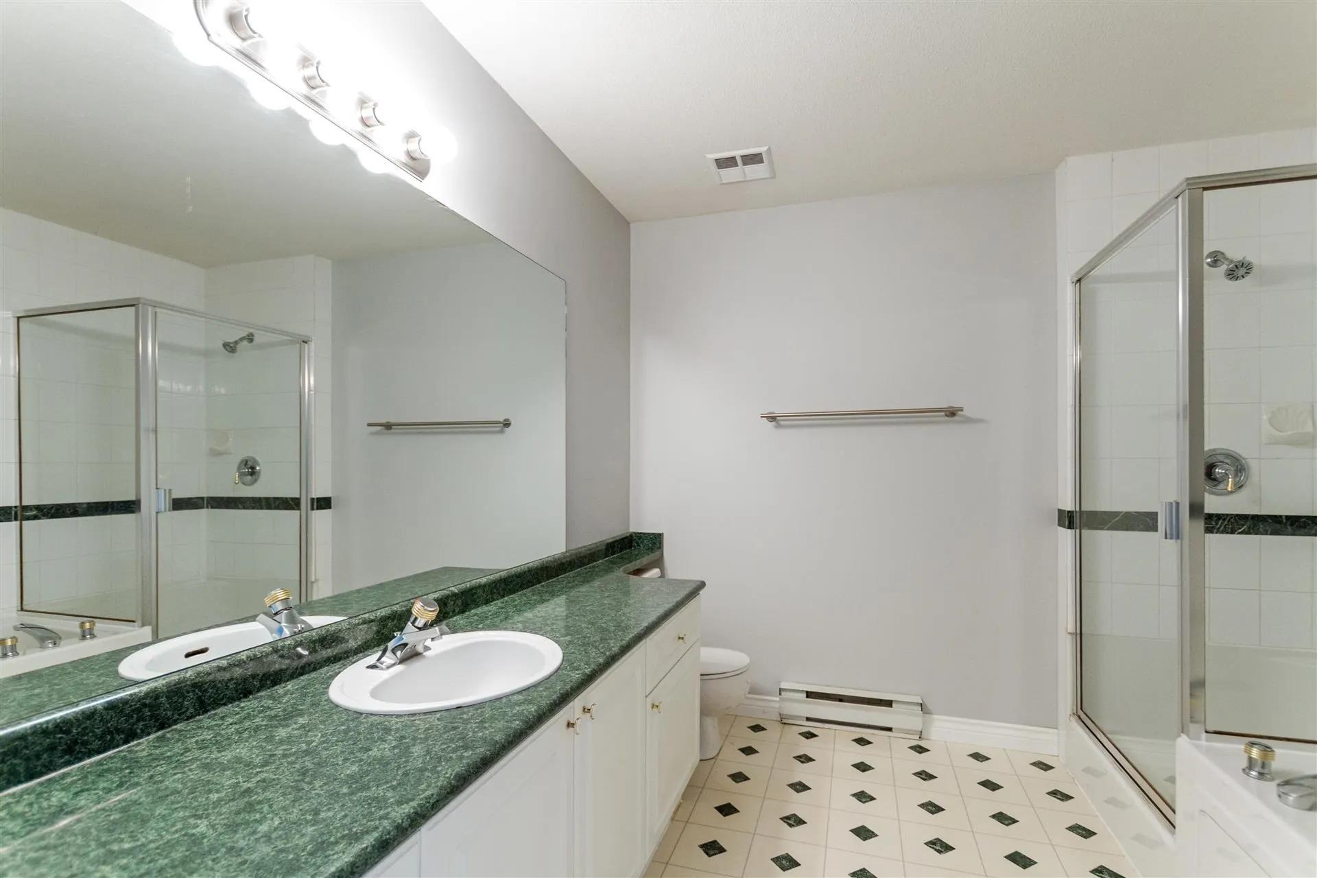 2 758 Riverside Drive