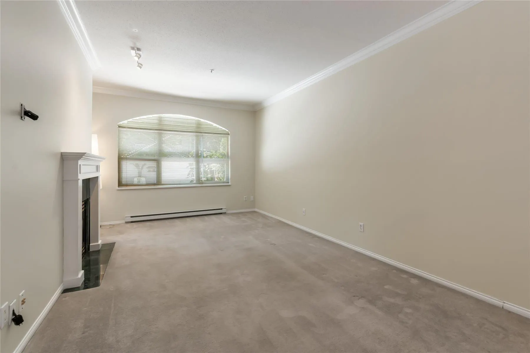 130 5888 Dover Crescent