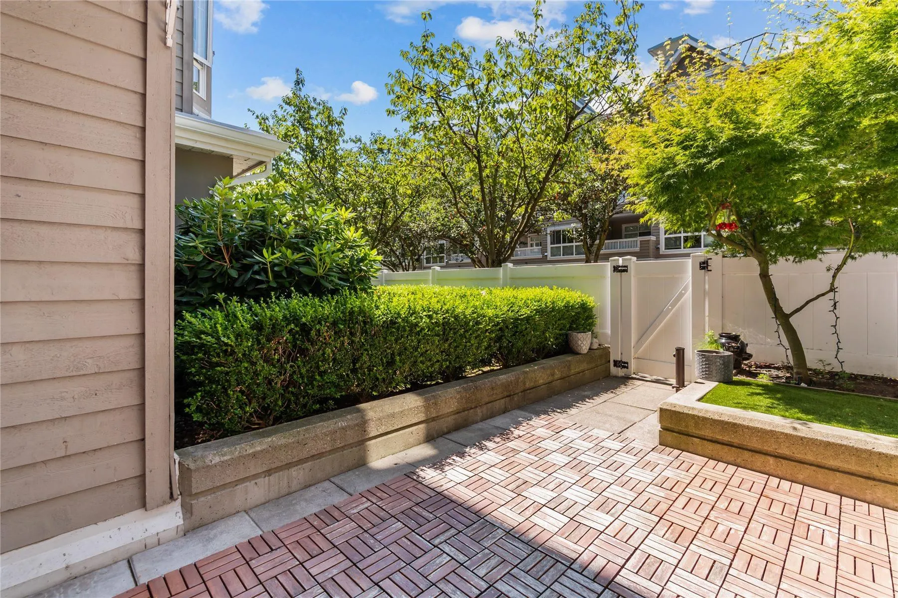 130 5888 Dover Crescent
