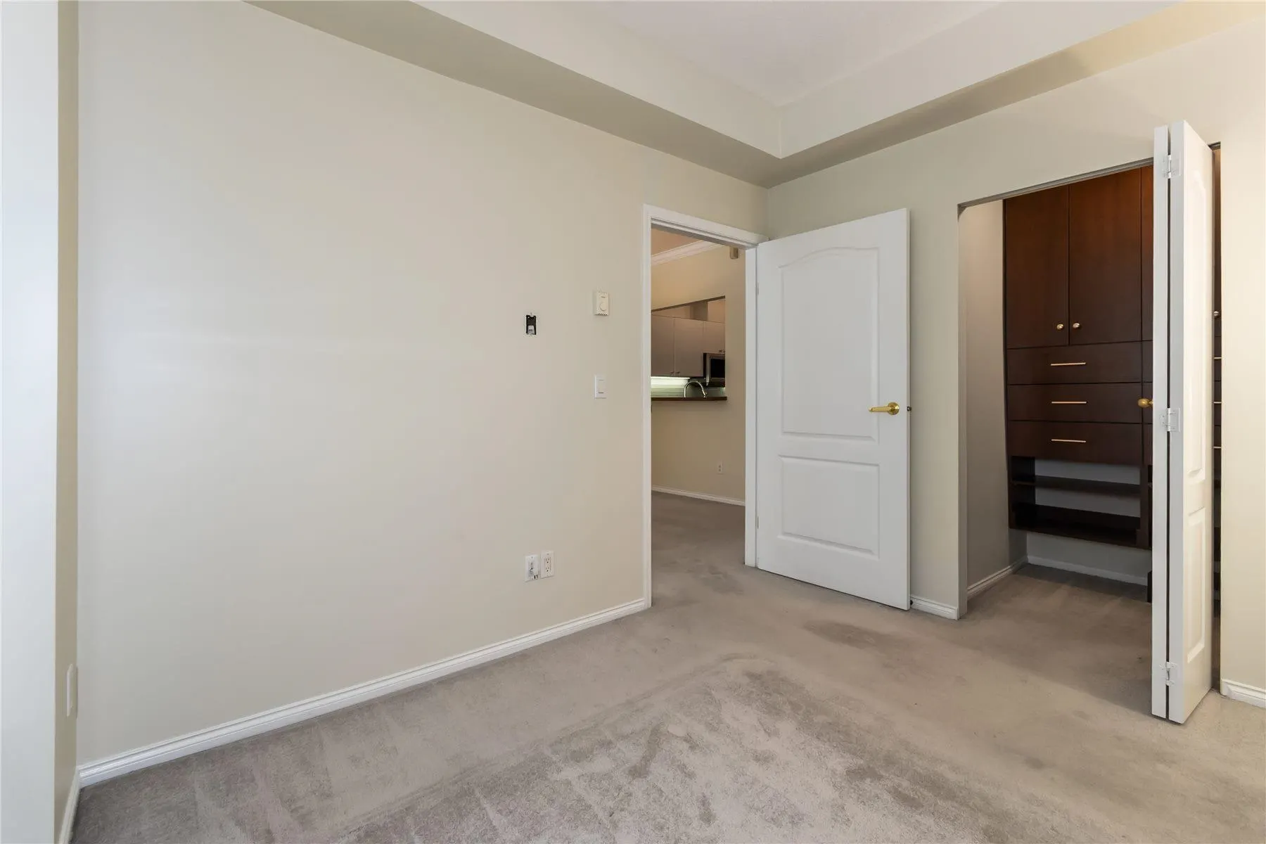 130 5888 Dover Crescent