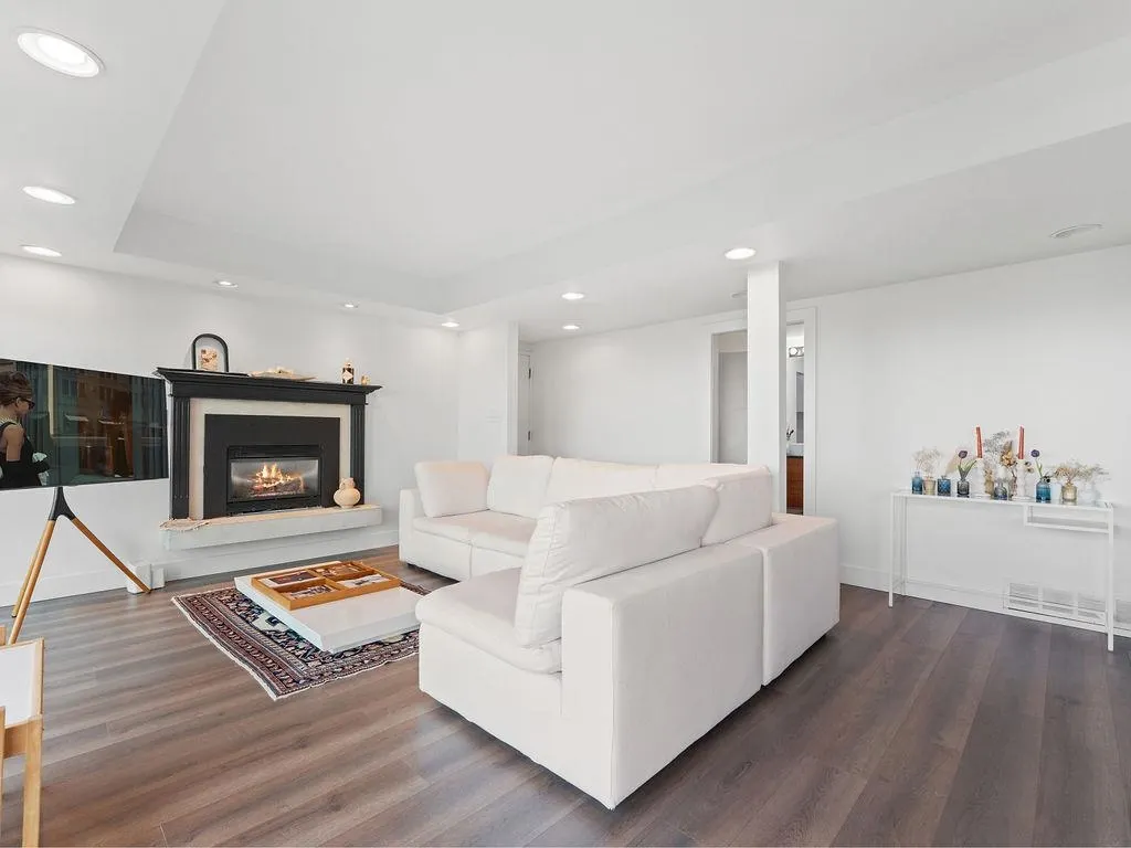 1040 Crestline Road