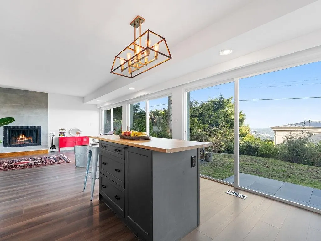 1040 Crestline Road