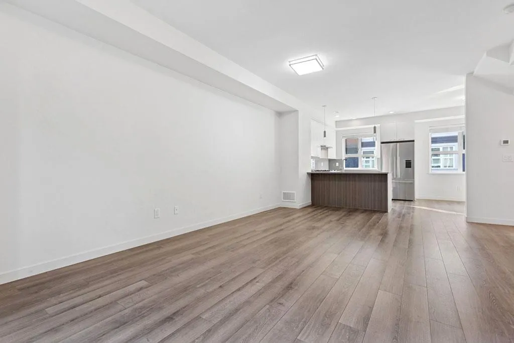 60 10311 River Drive