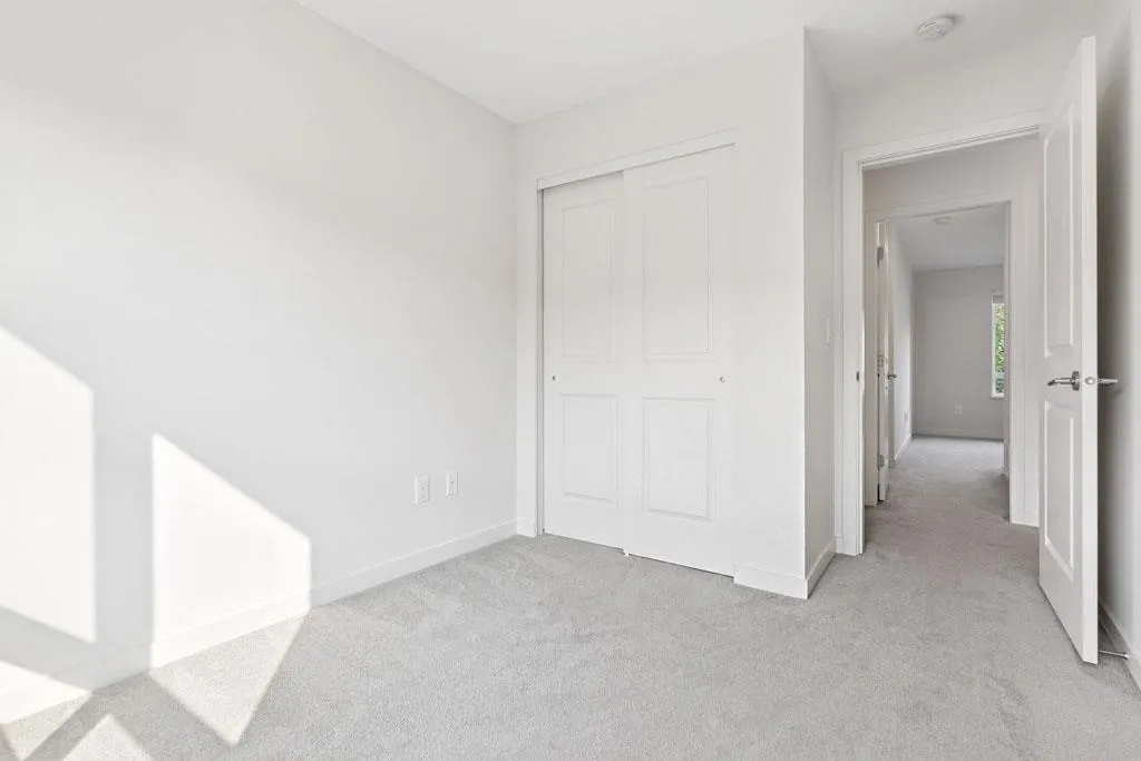 60 10311 River Drive