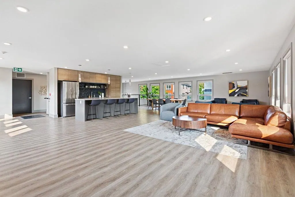 60 10311 River Drive