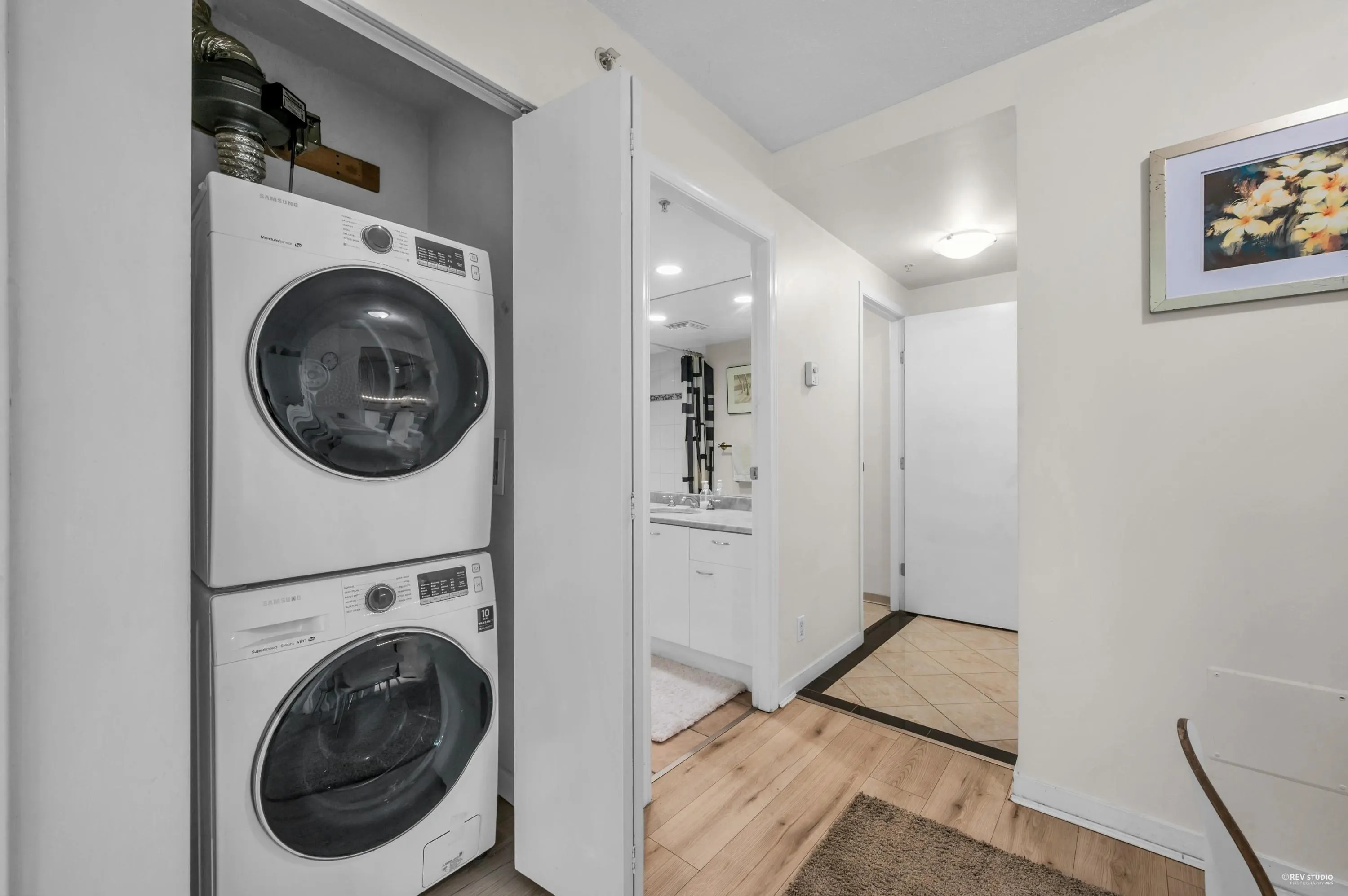 201 1367 Alberni Street