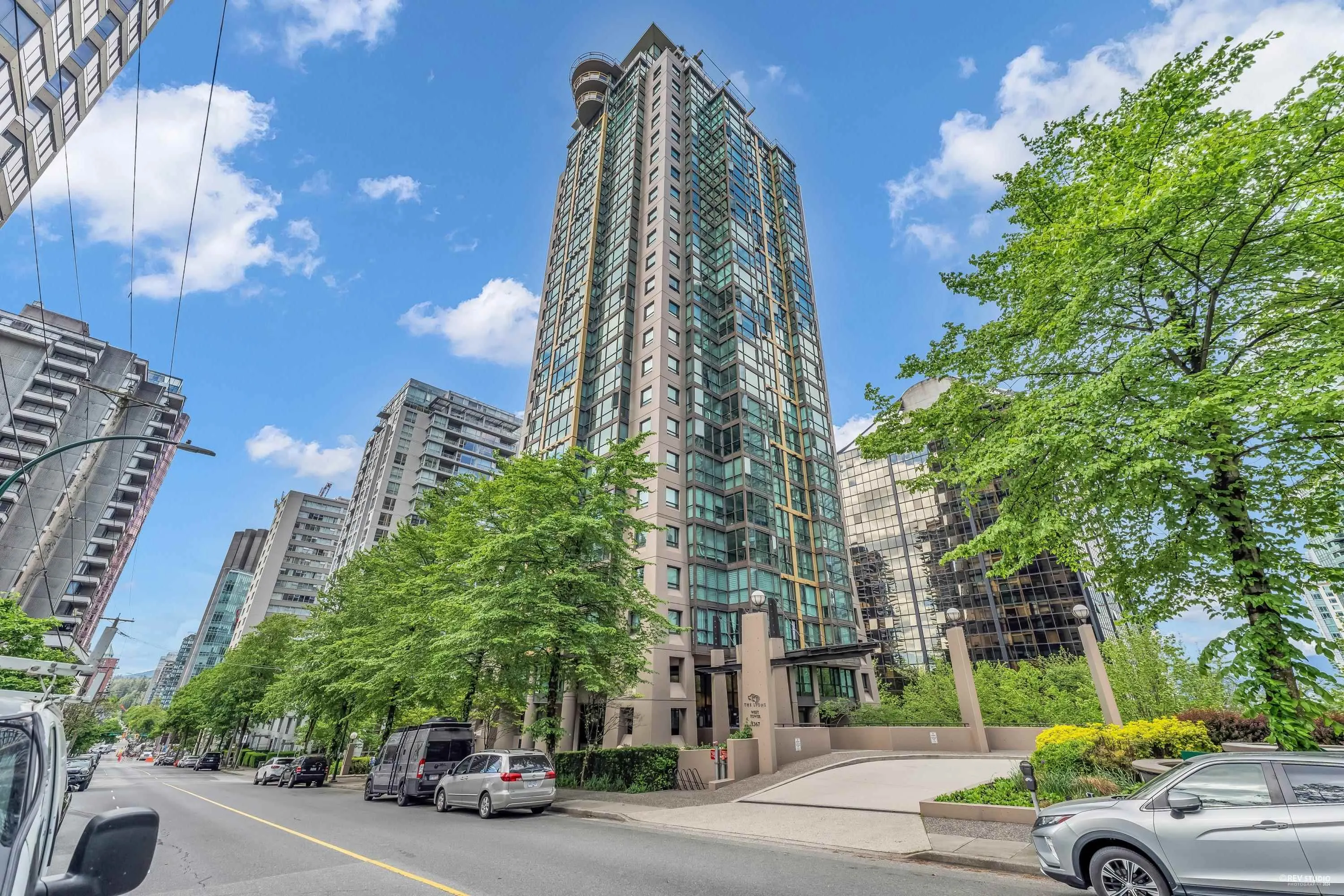 201 1367 Alberni Street