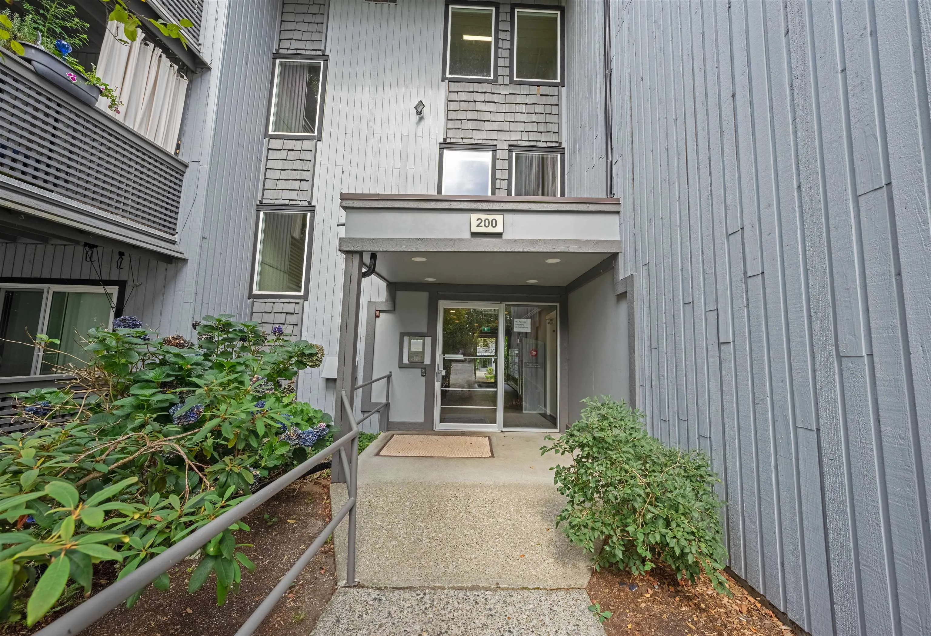 141 200 Westhill Place