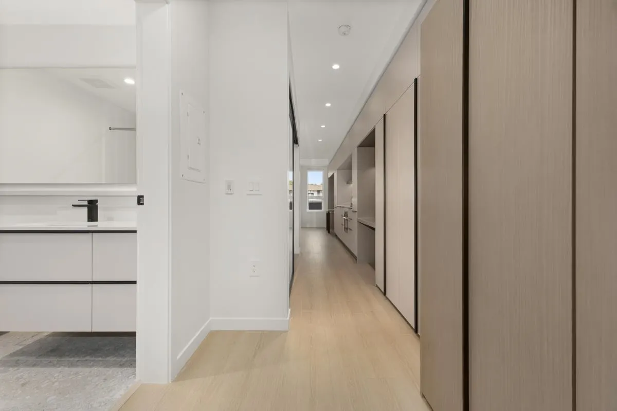 209 2015 St. Johns Street