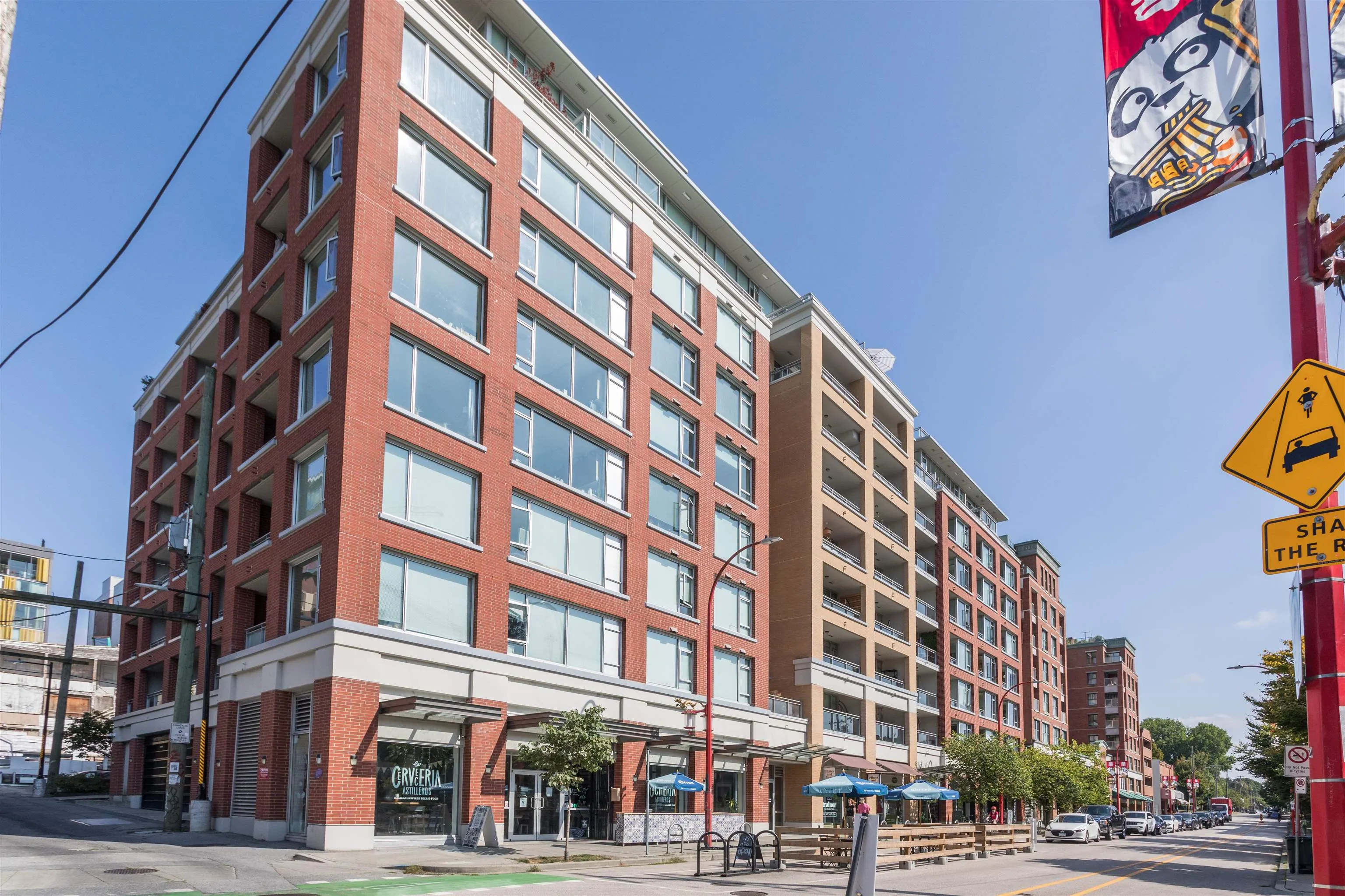 310 221 Union Street