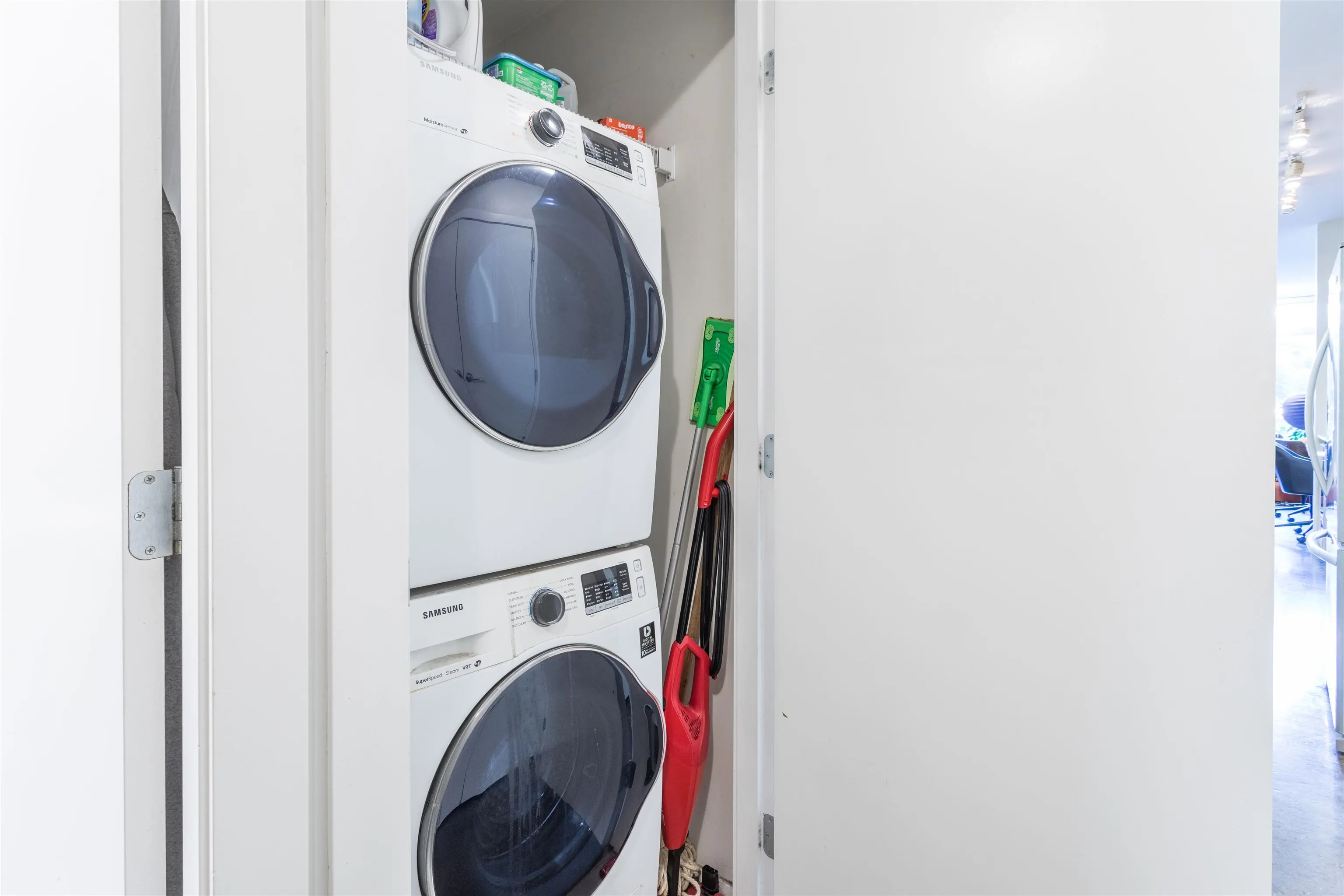 310 221 Union Street