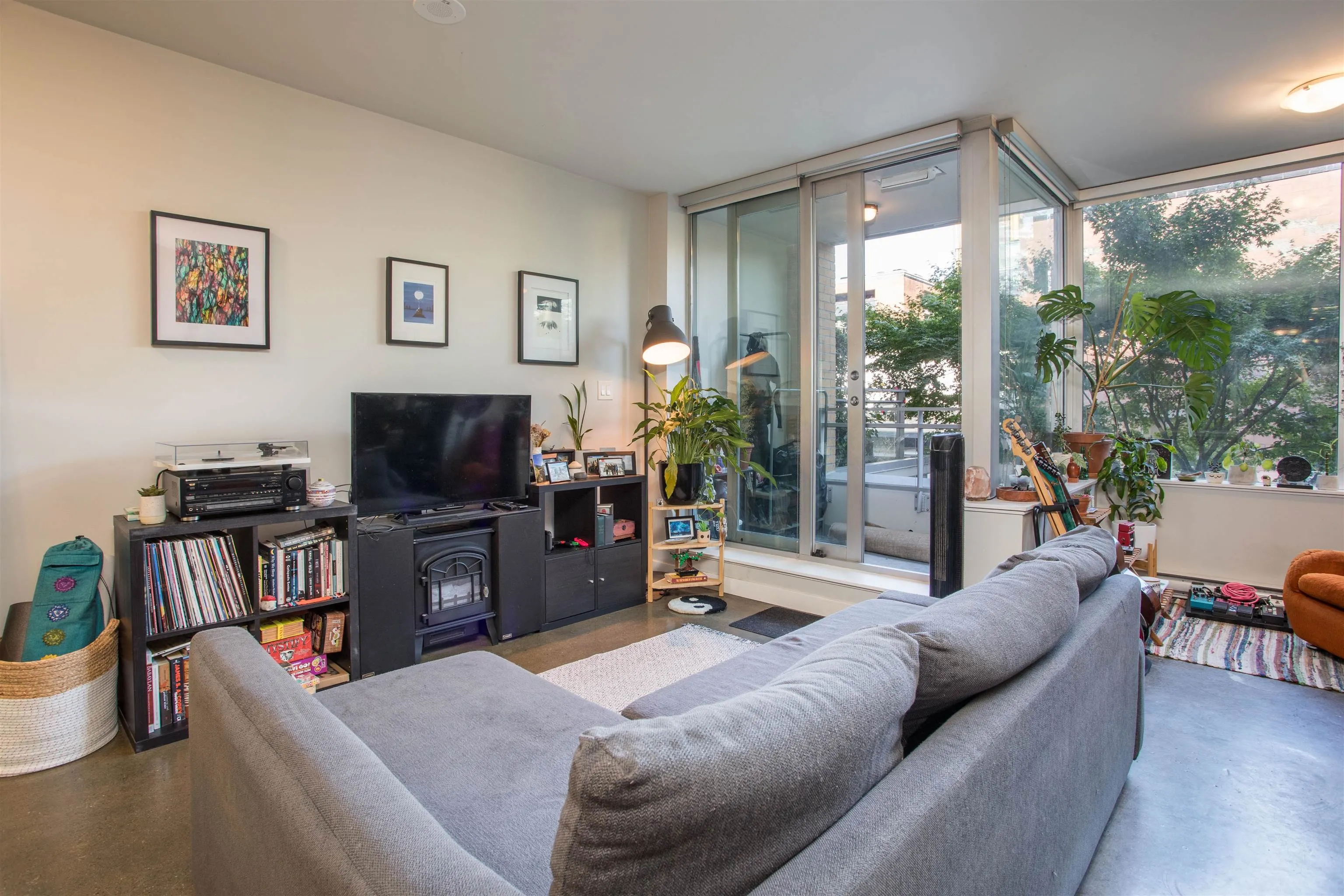 310 221 Union Street