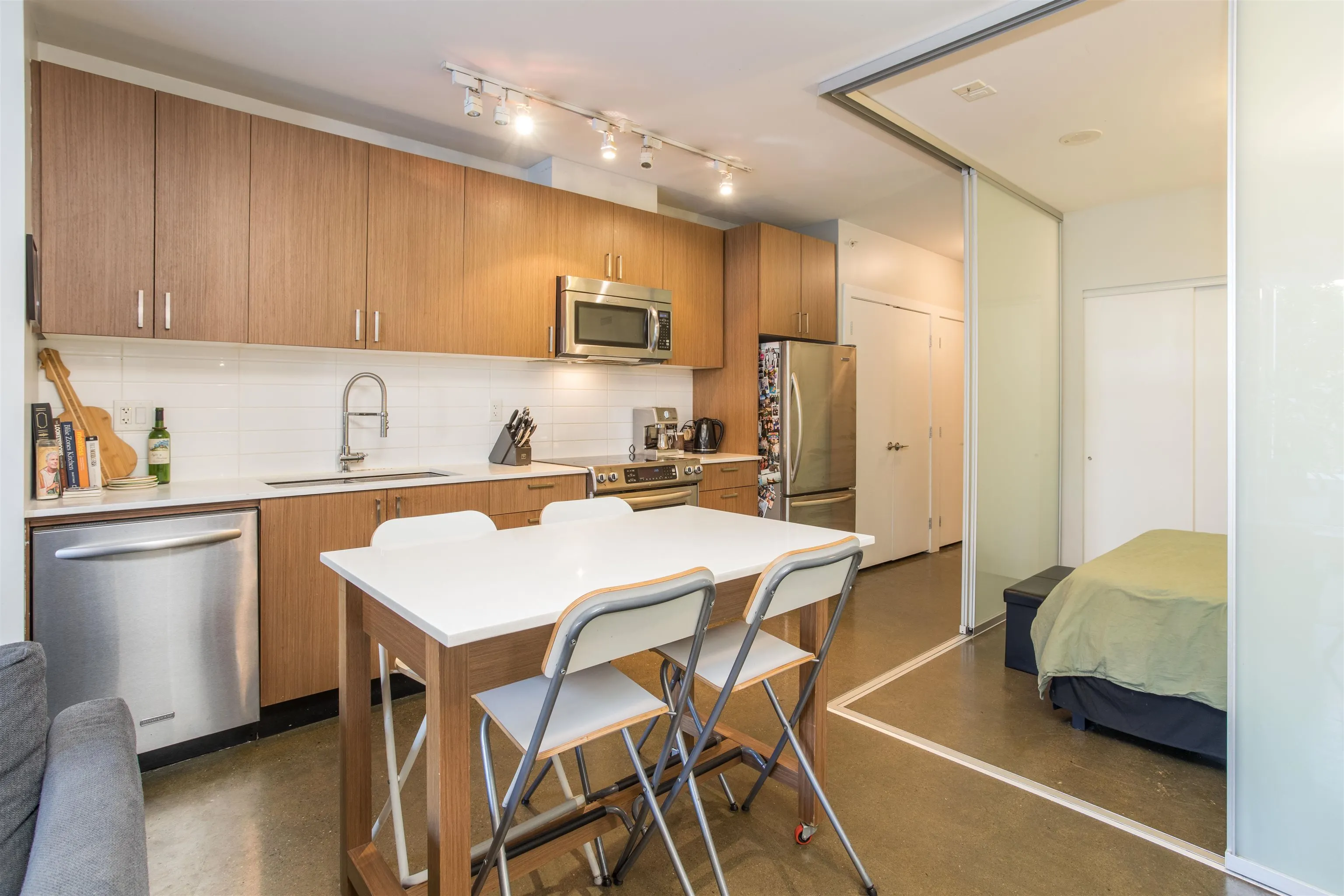 310 221 Union Street