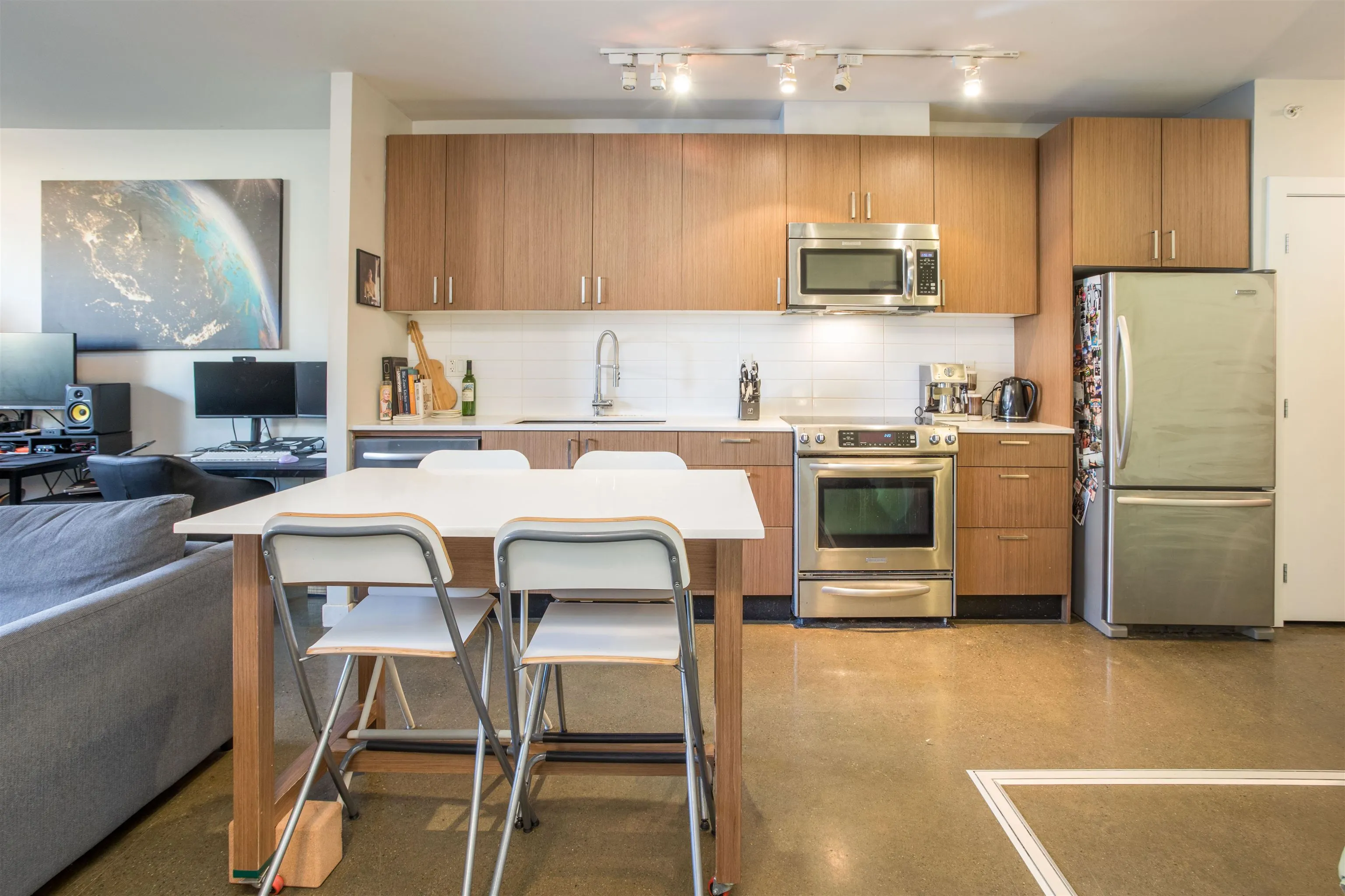 310 221 Union Street