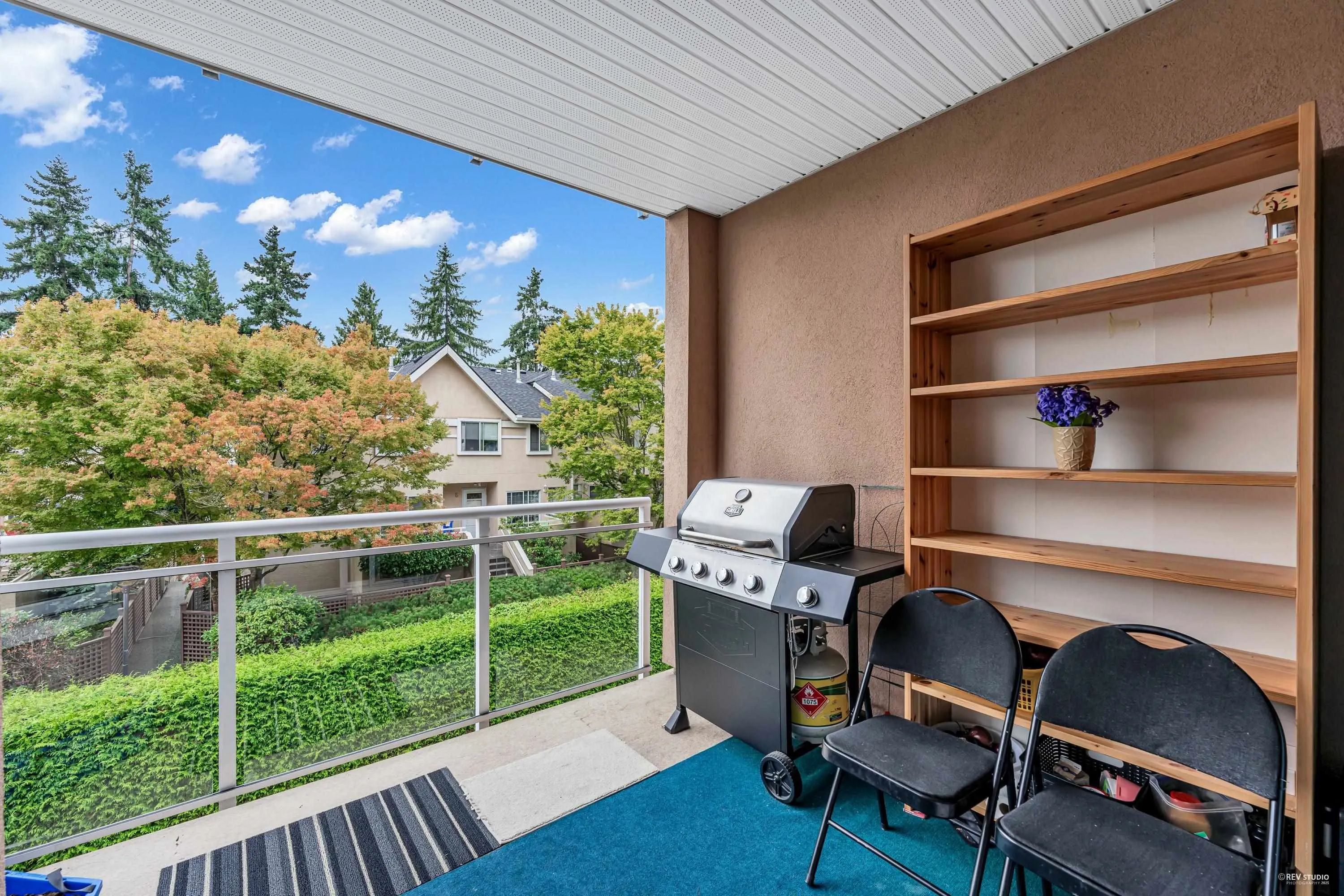 221 7251 Minoru Boulevard