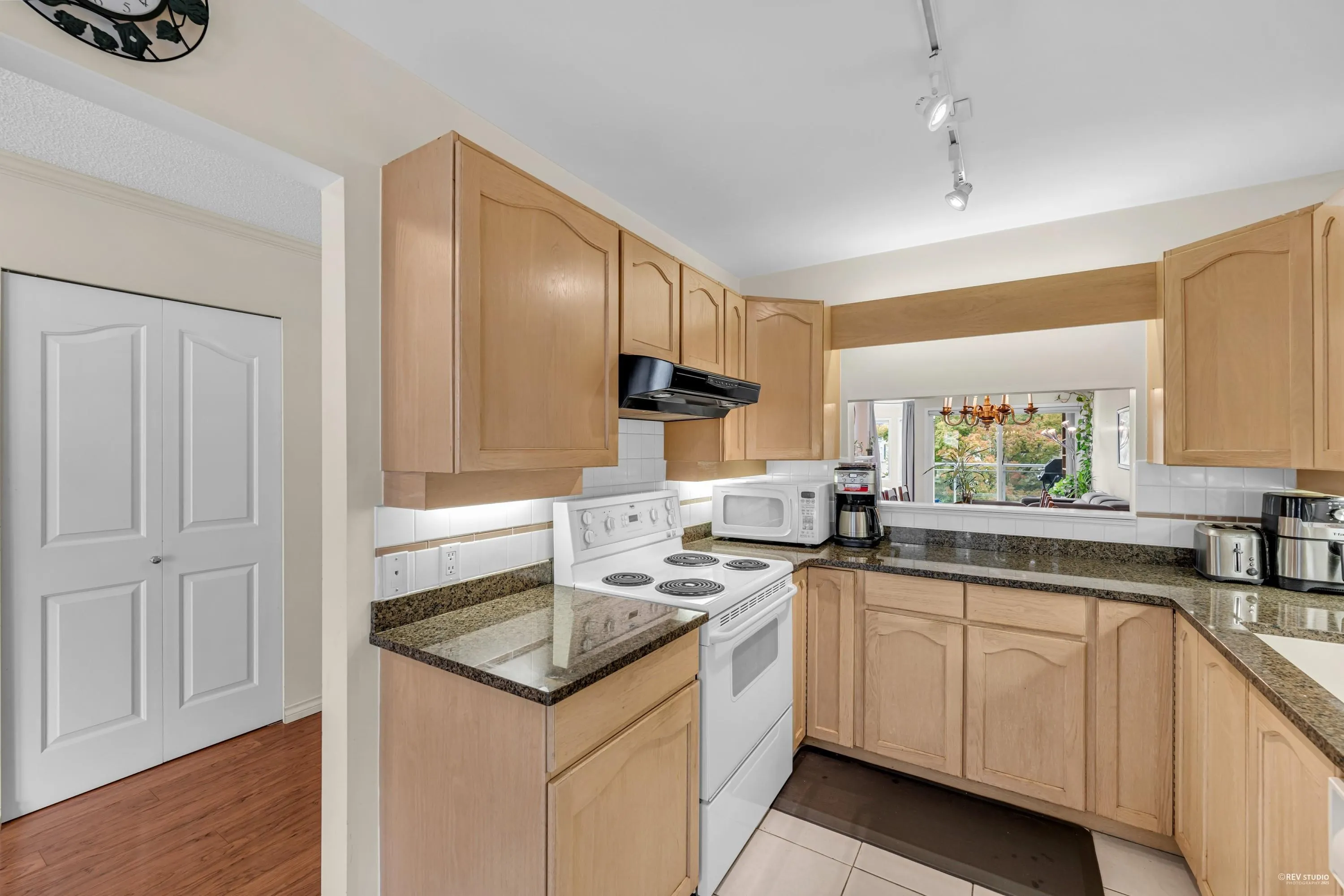 221 7251 Minoru Boulevard