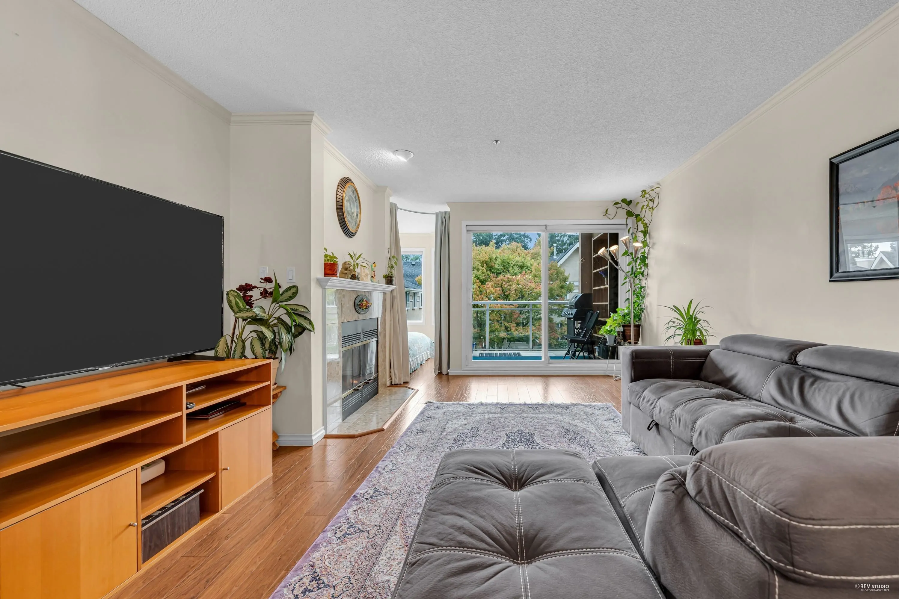 221 7251 Minoru Boulevard