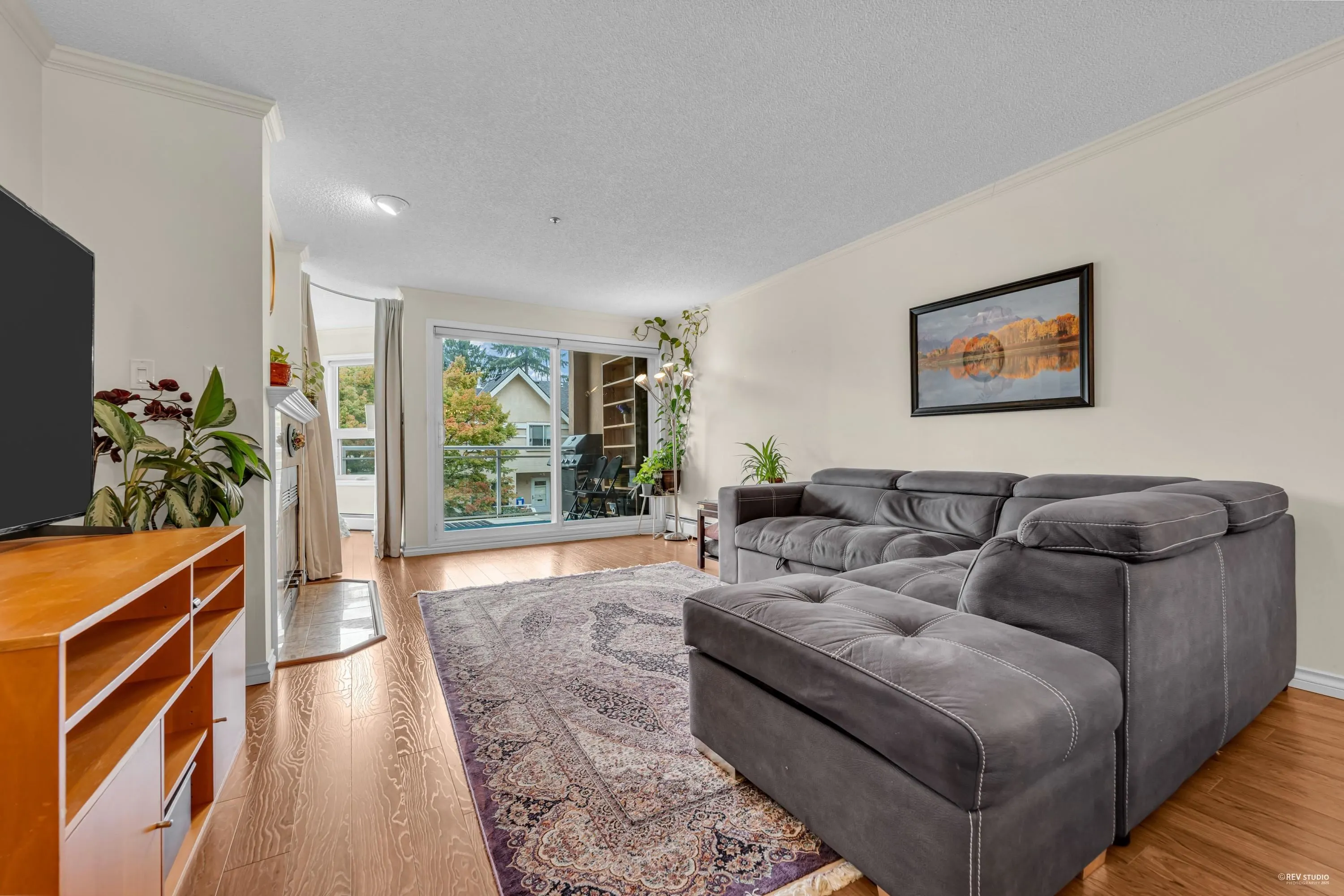 221 7251 Minoru Boulevard