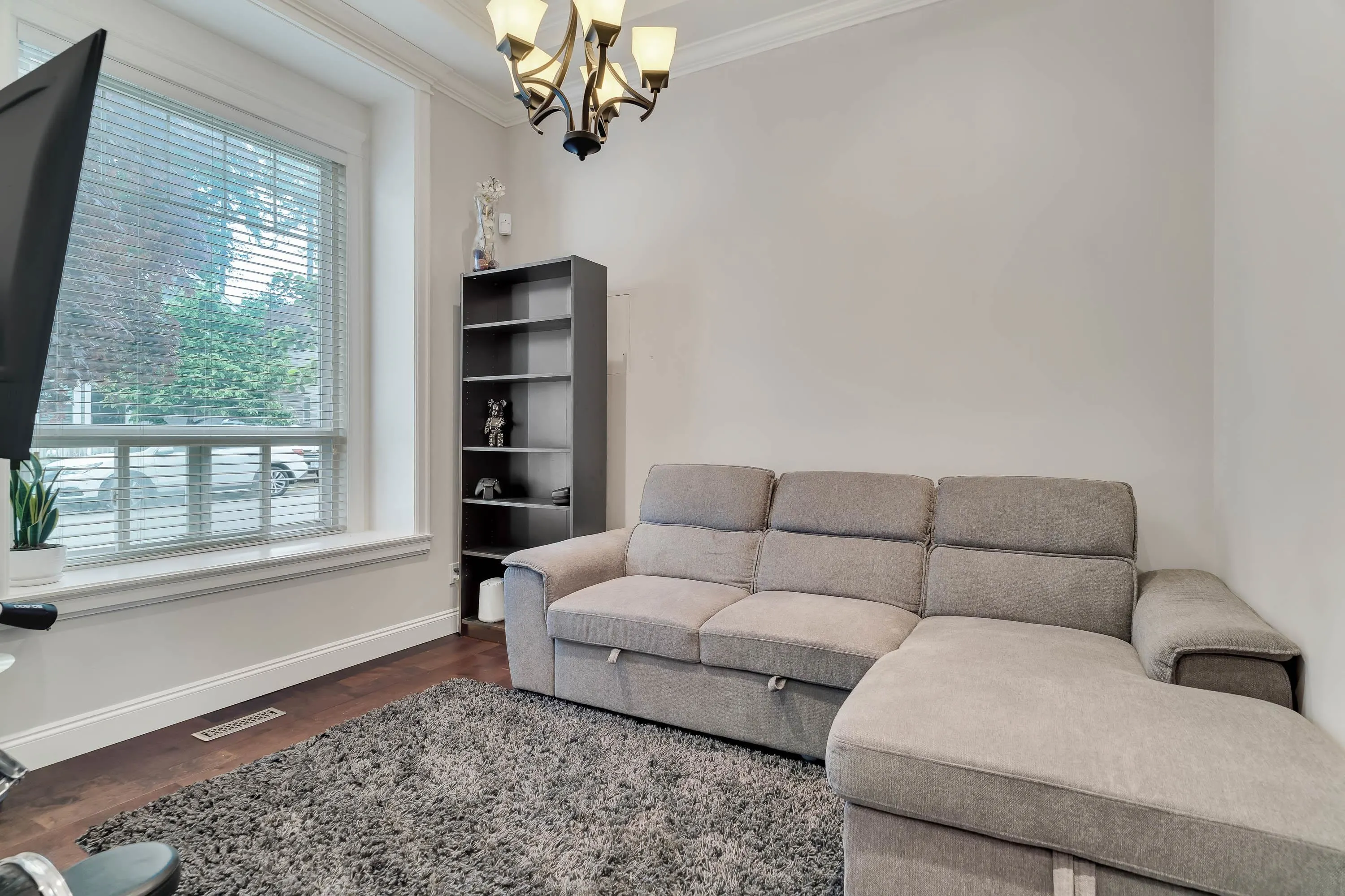 15083 58a Avenue