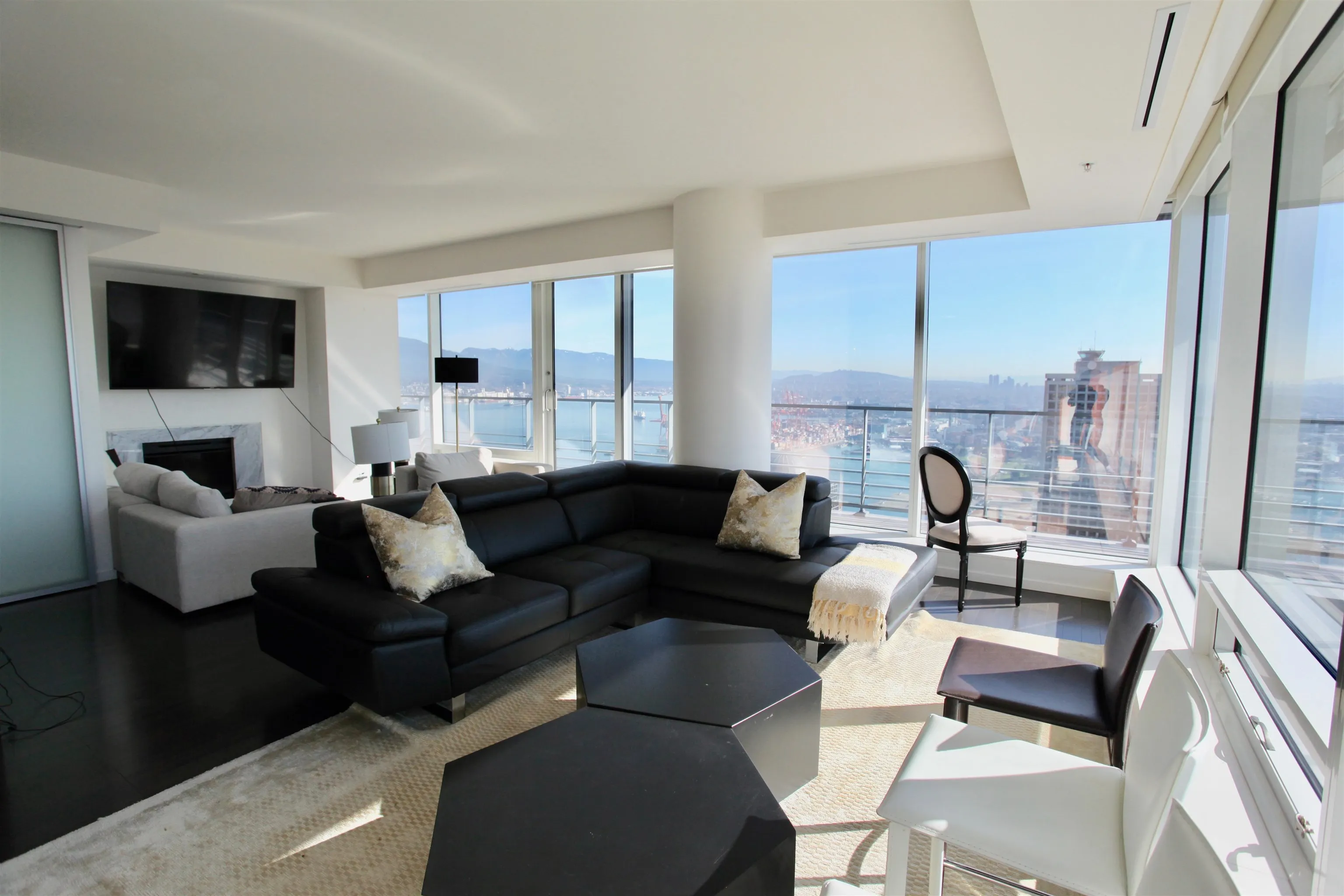 4203 1011 W Cordova Street