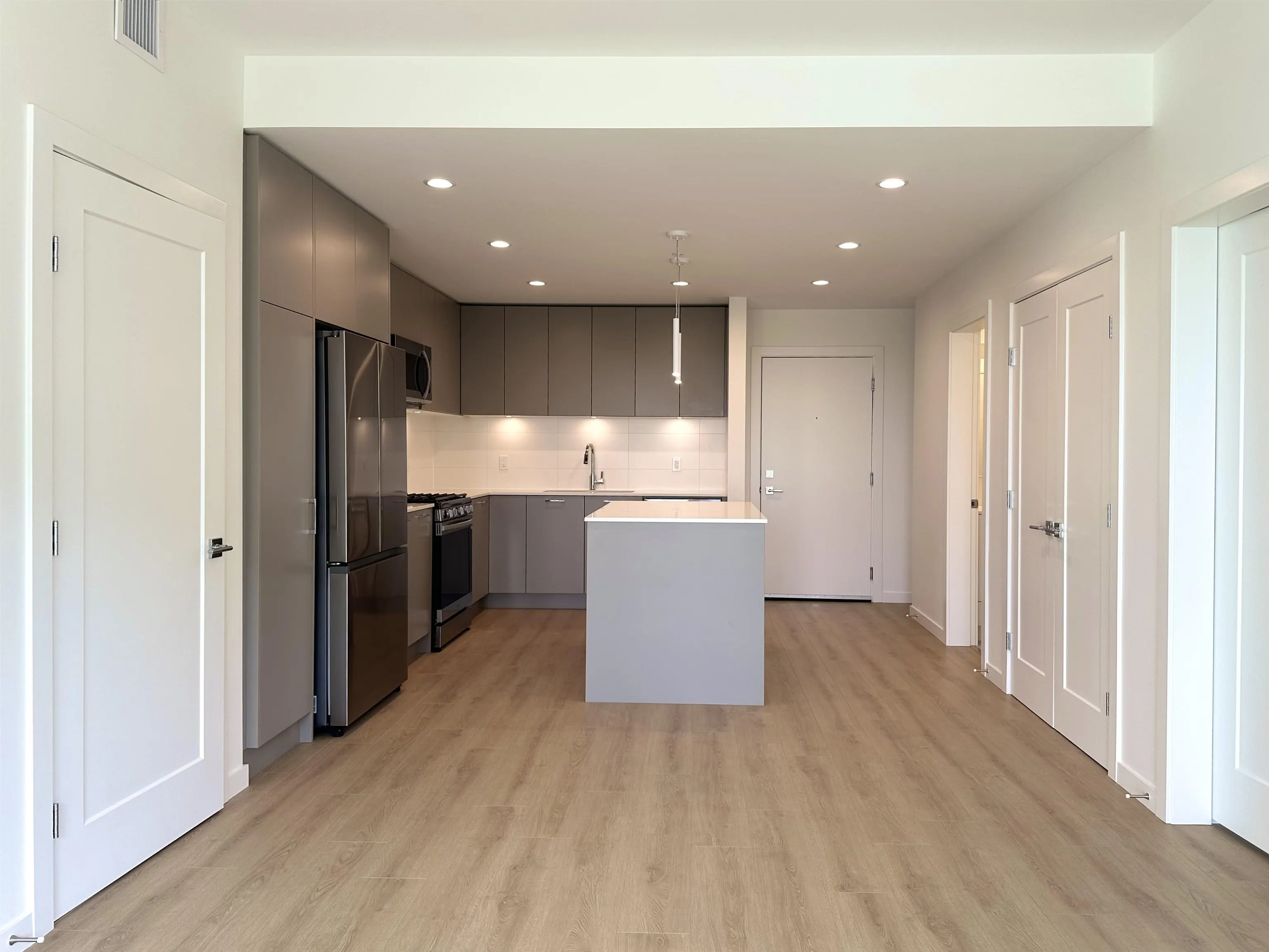 B316 20078 85 Avenue