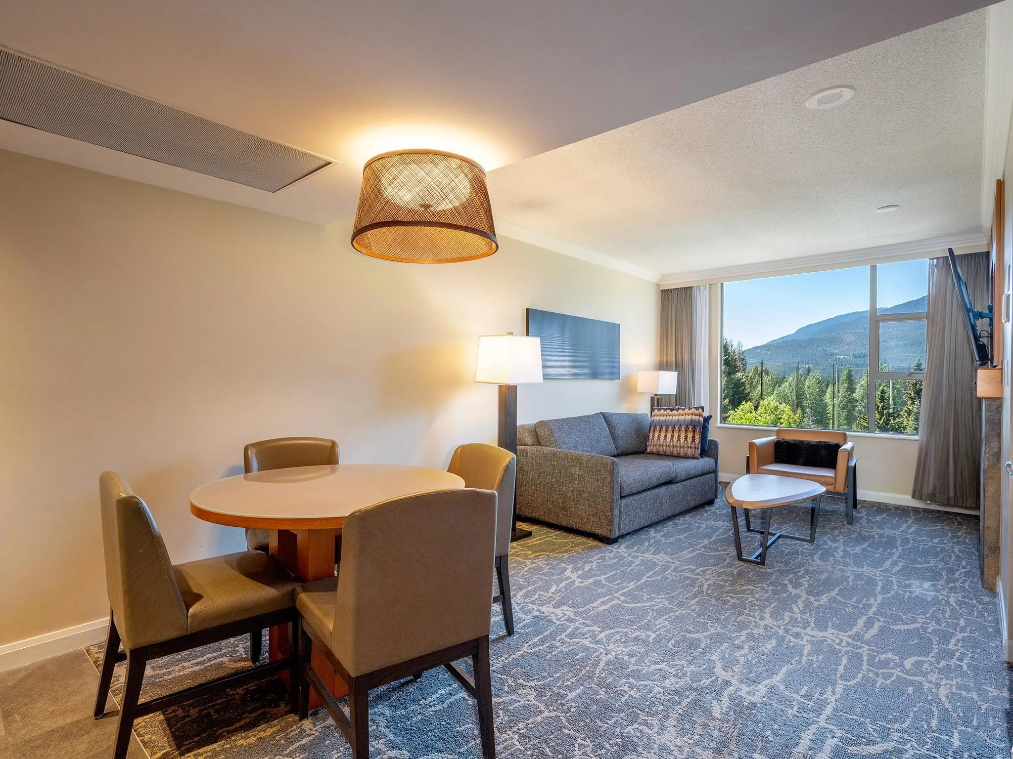 661 4090 Whistler Way