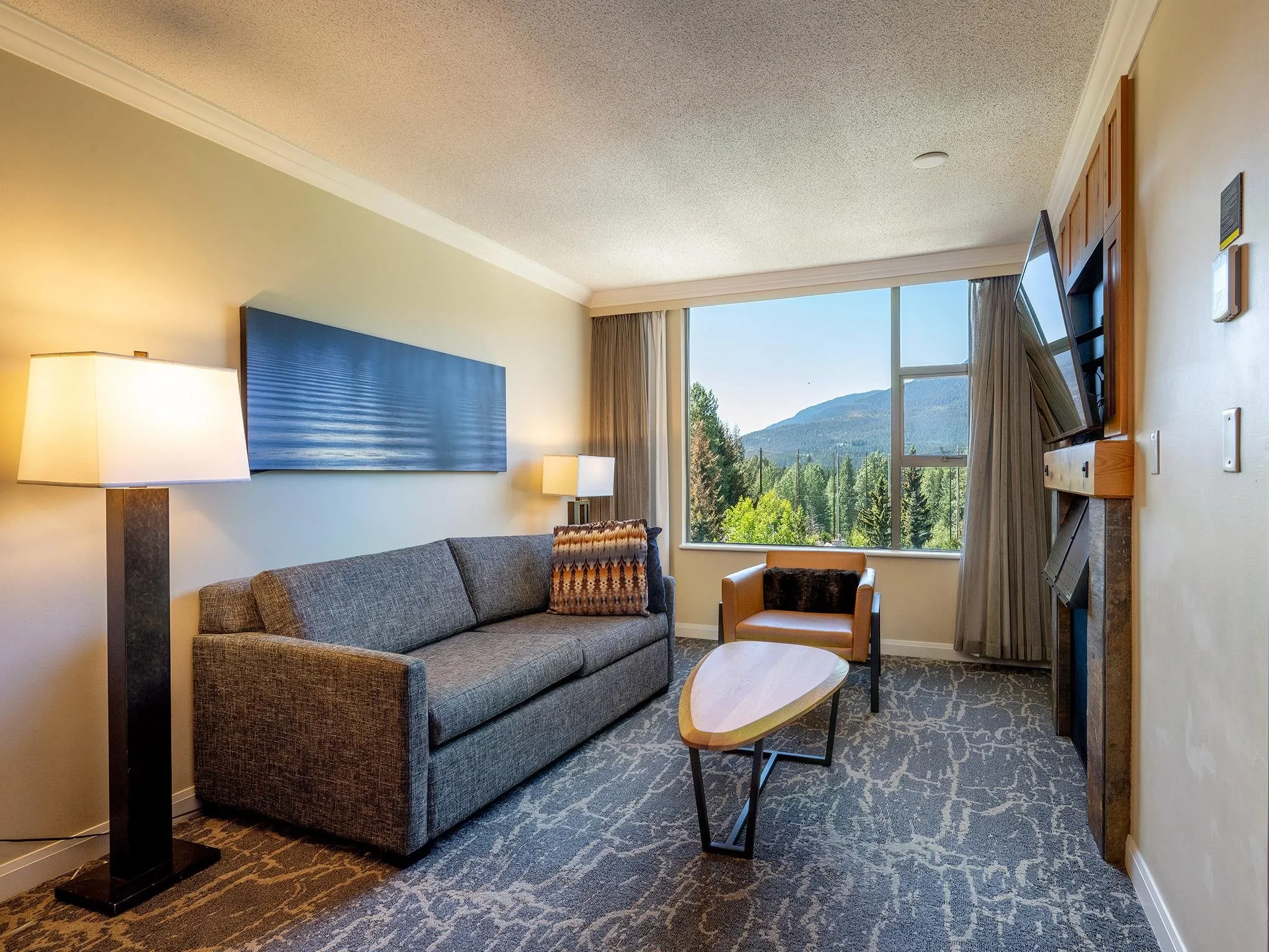 661 4090 Whistler Way