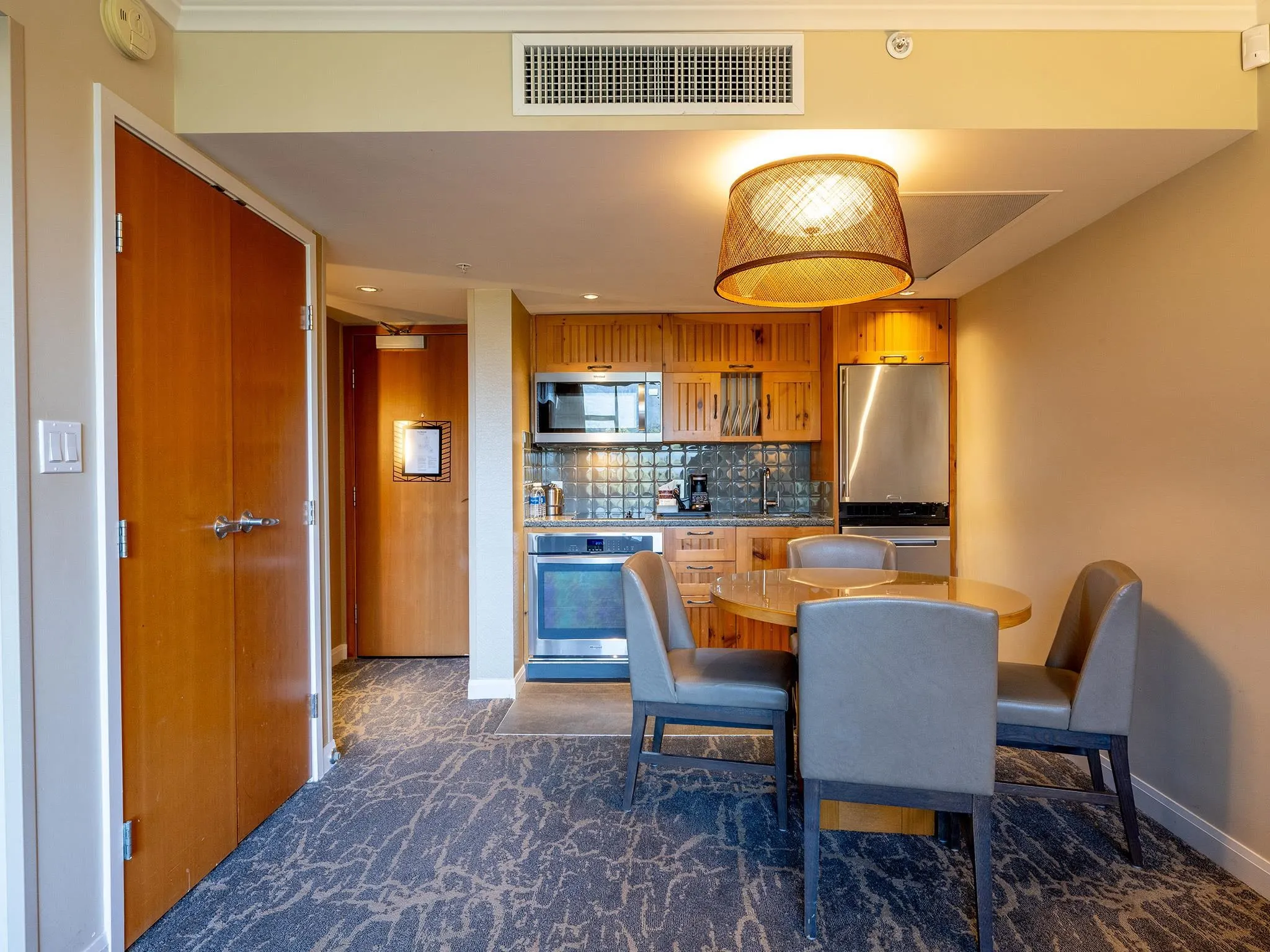 661 4090 Whistler Way