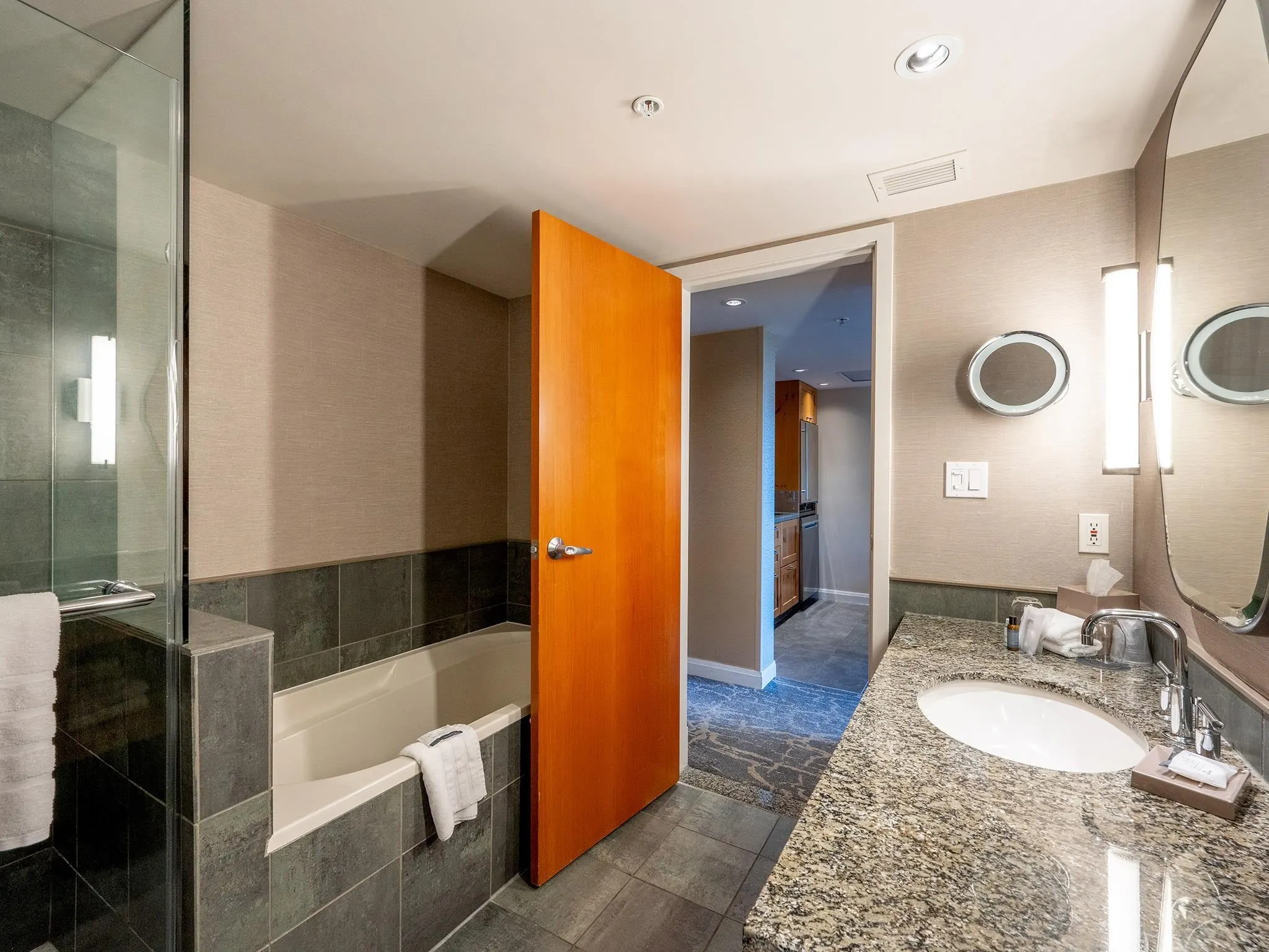 661 4090 Whistler Way