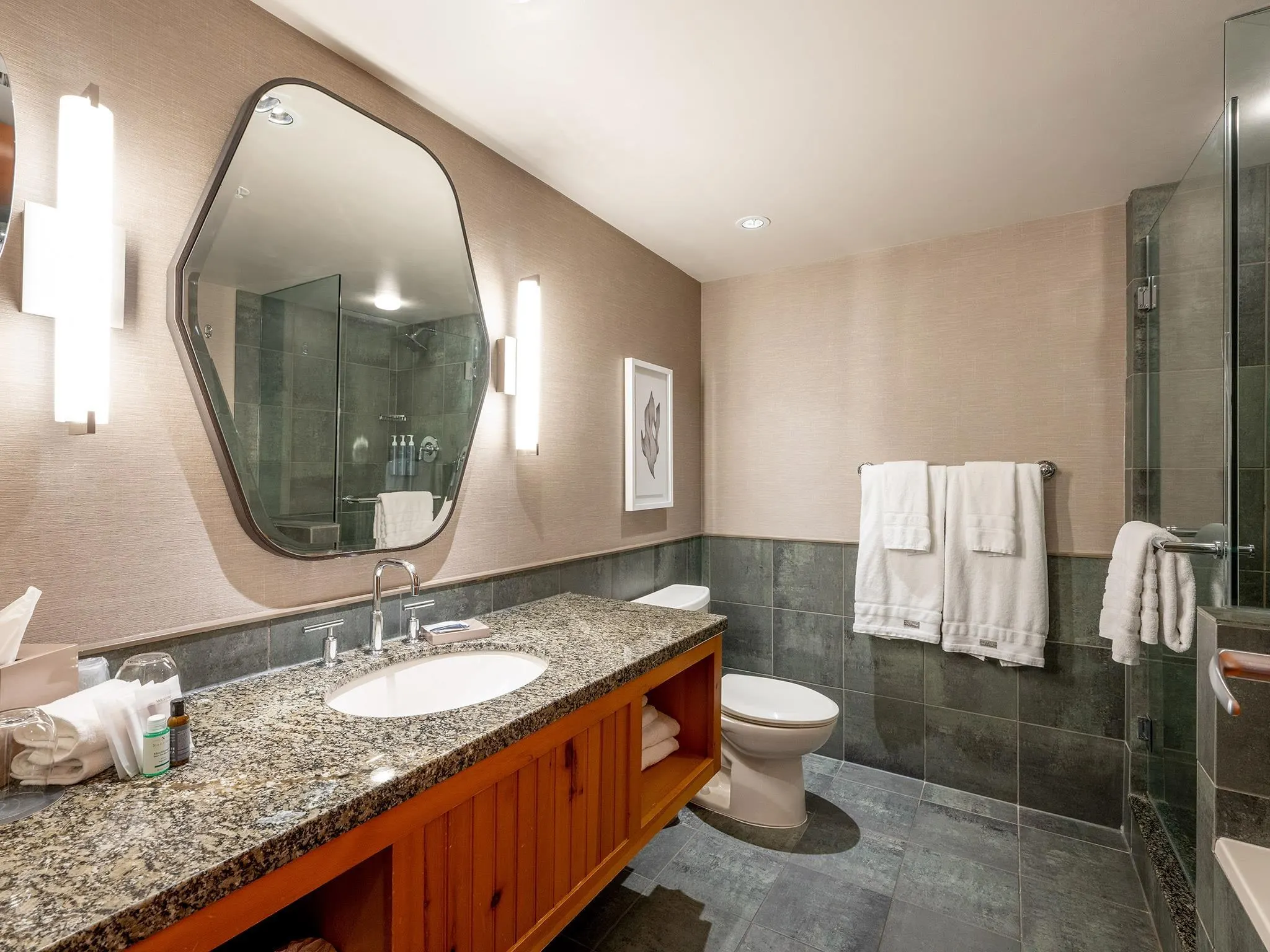 661 4090 Whistler Way