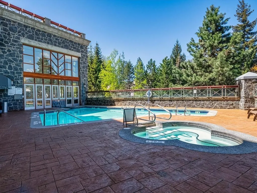 661 4090 Whistler Way