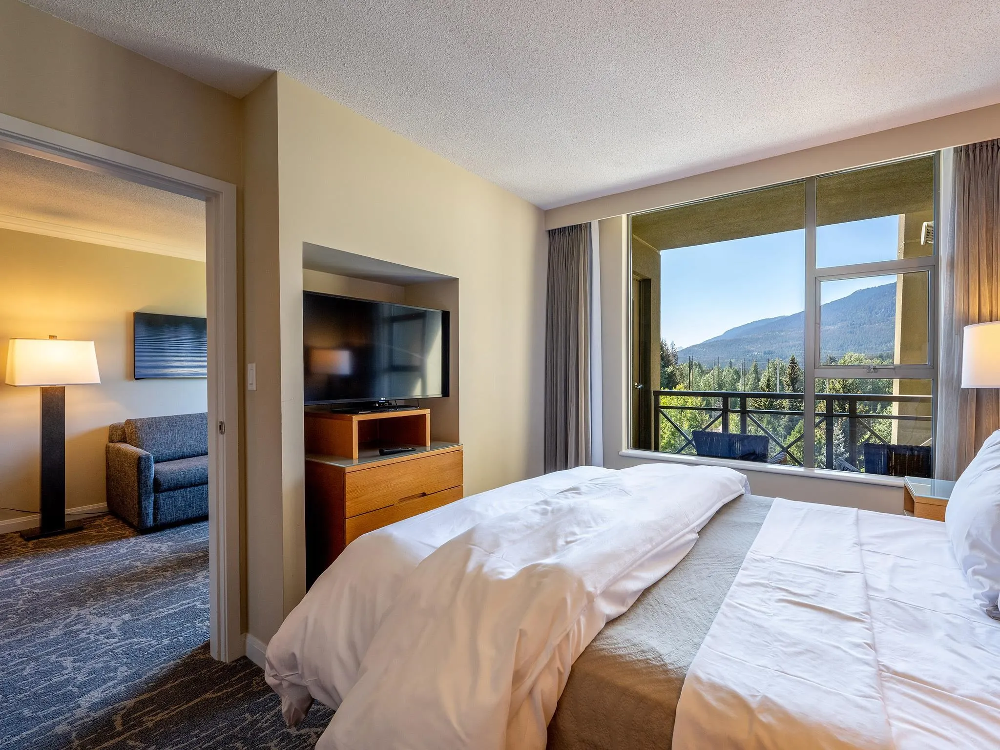 661 4090 Whistler Way