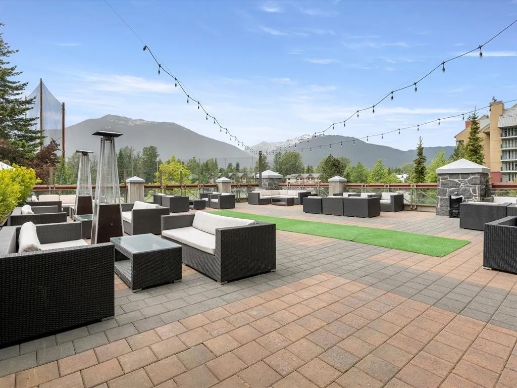 661 4090 Whistler Way