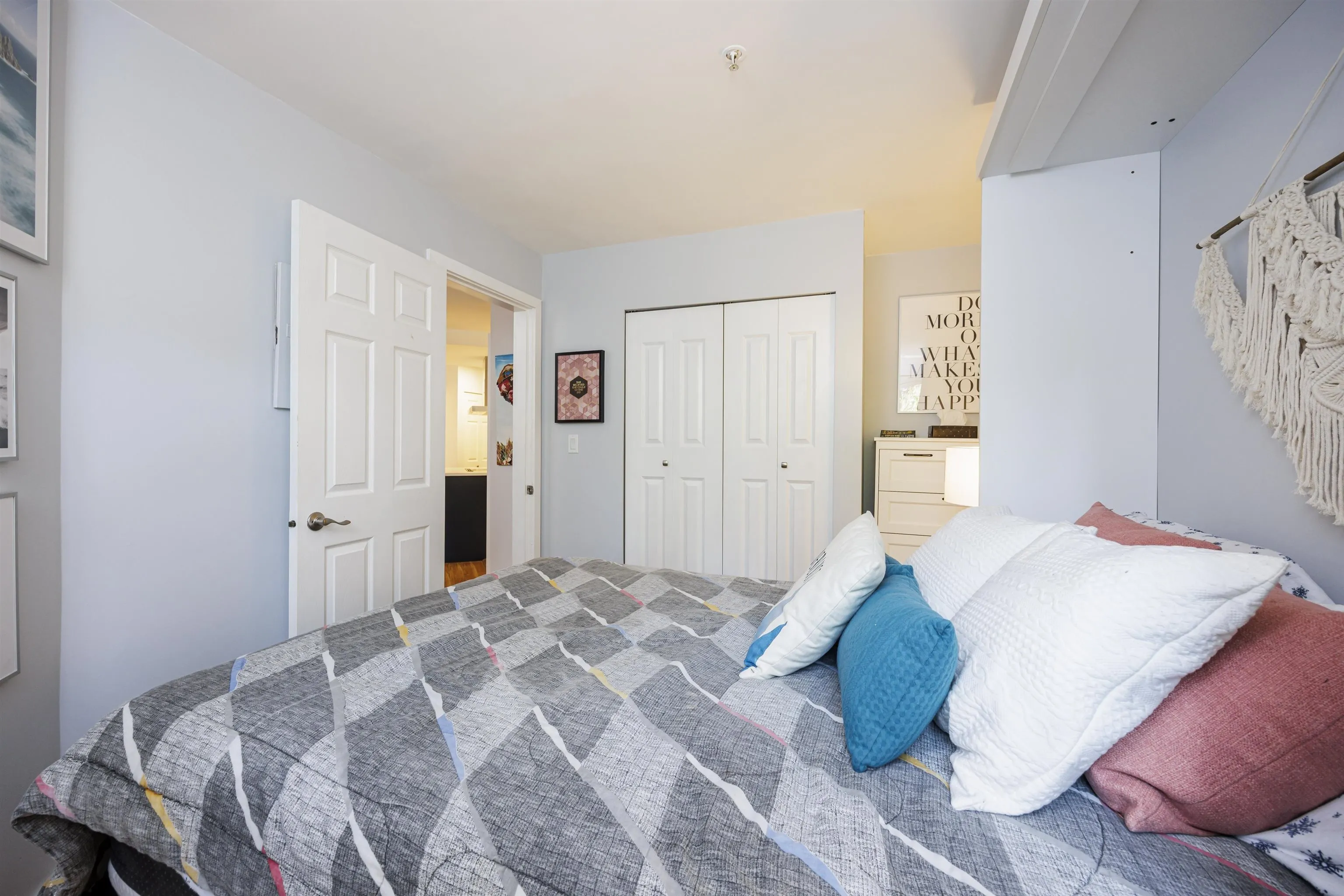 209 40100 Willow Crescent
