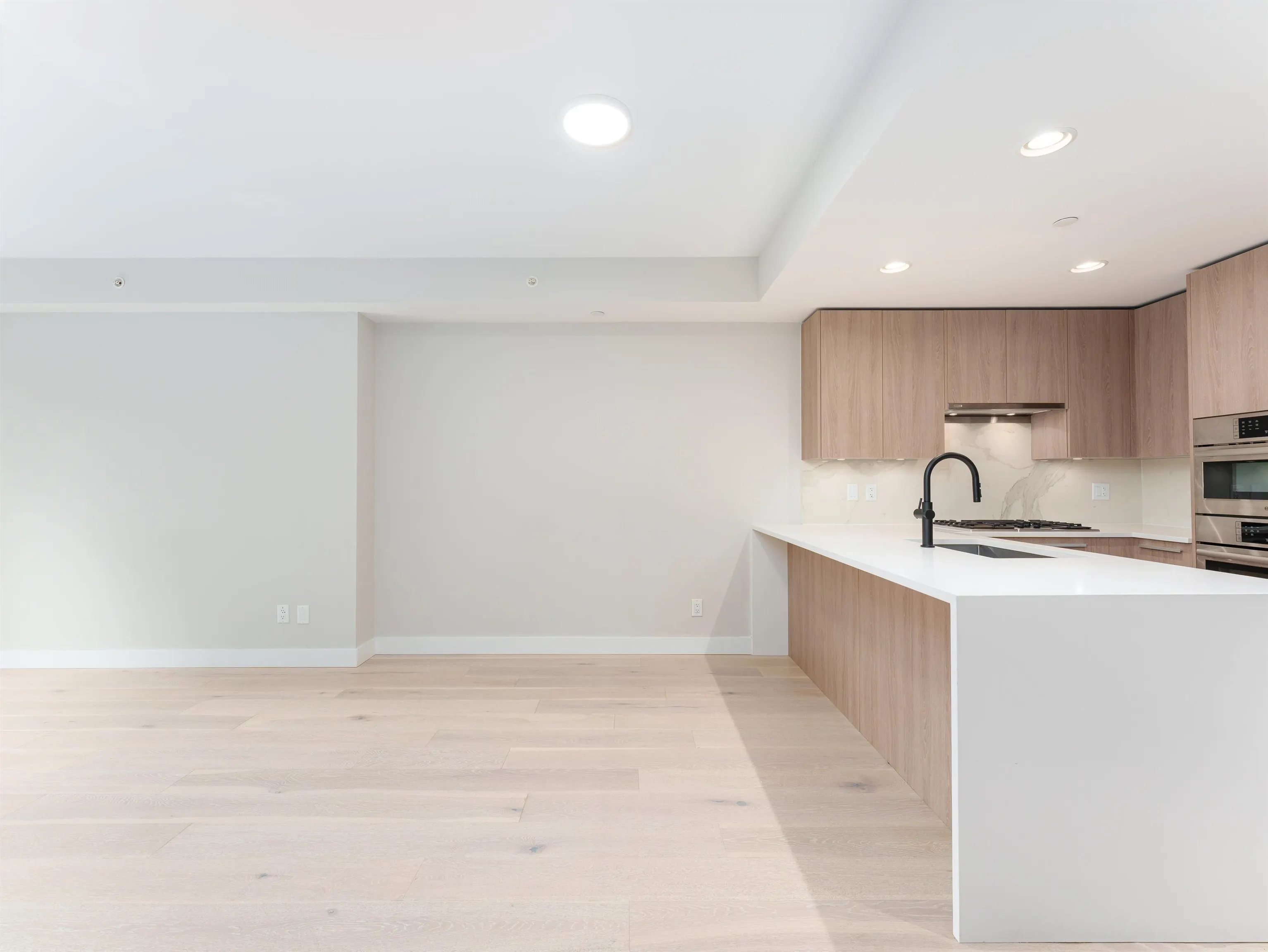 101 2738 Library Lane