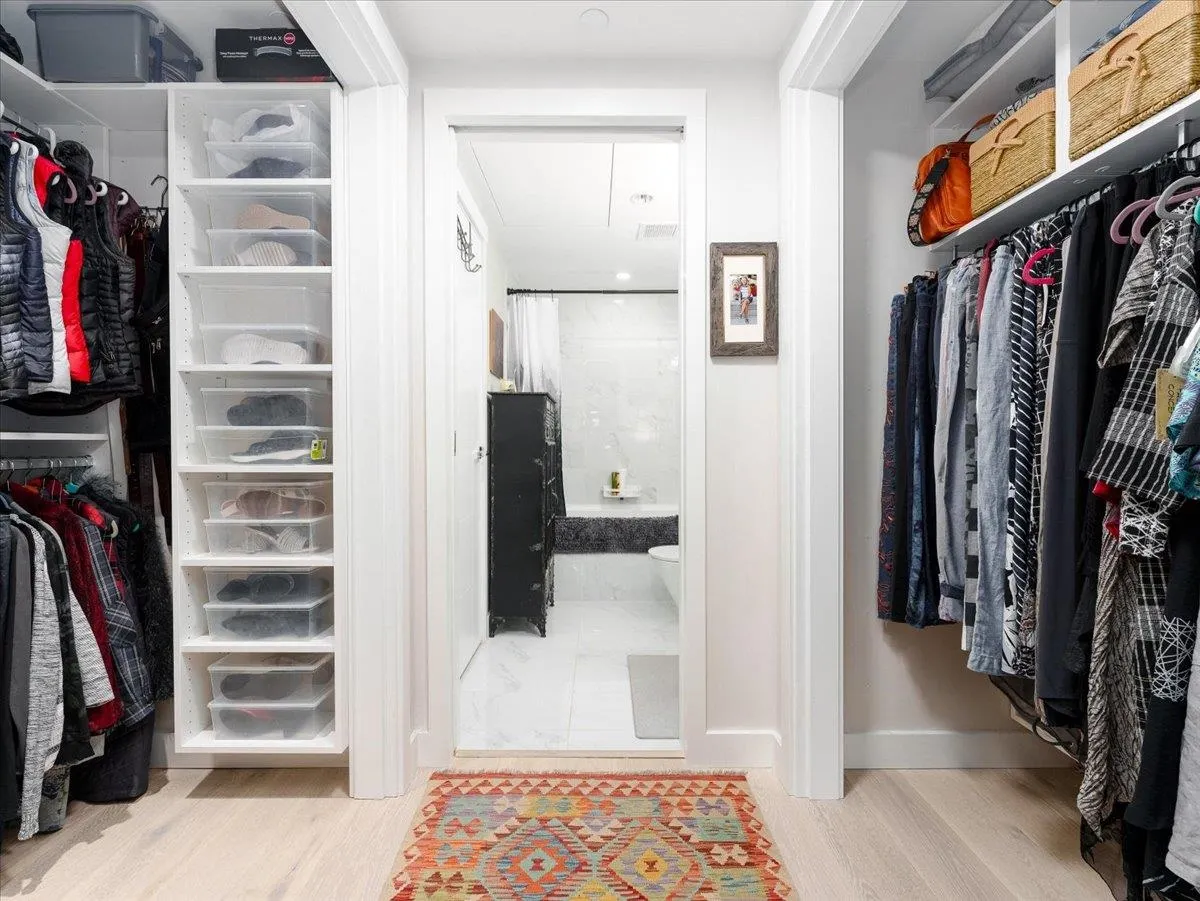 101 2738 Library Lane