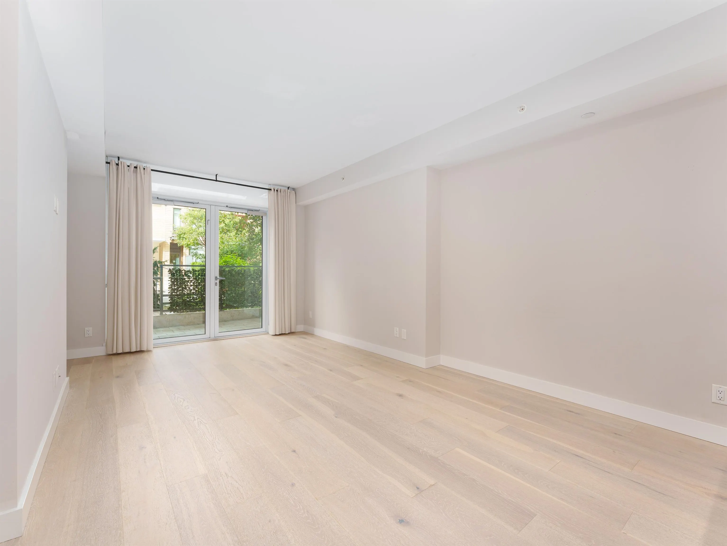 101 2738 Library Lane