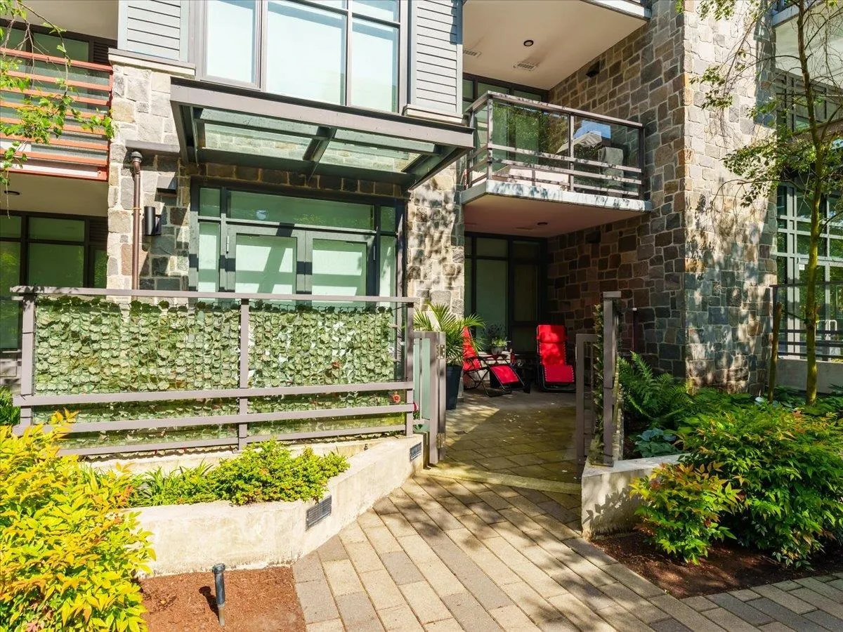 101 2738 Library Lane