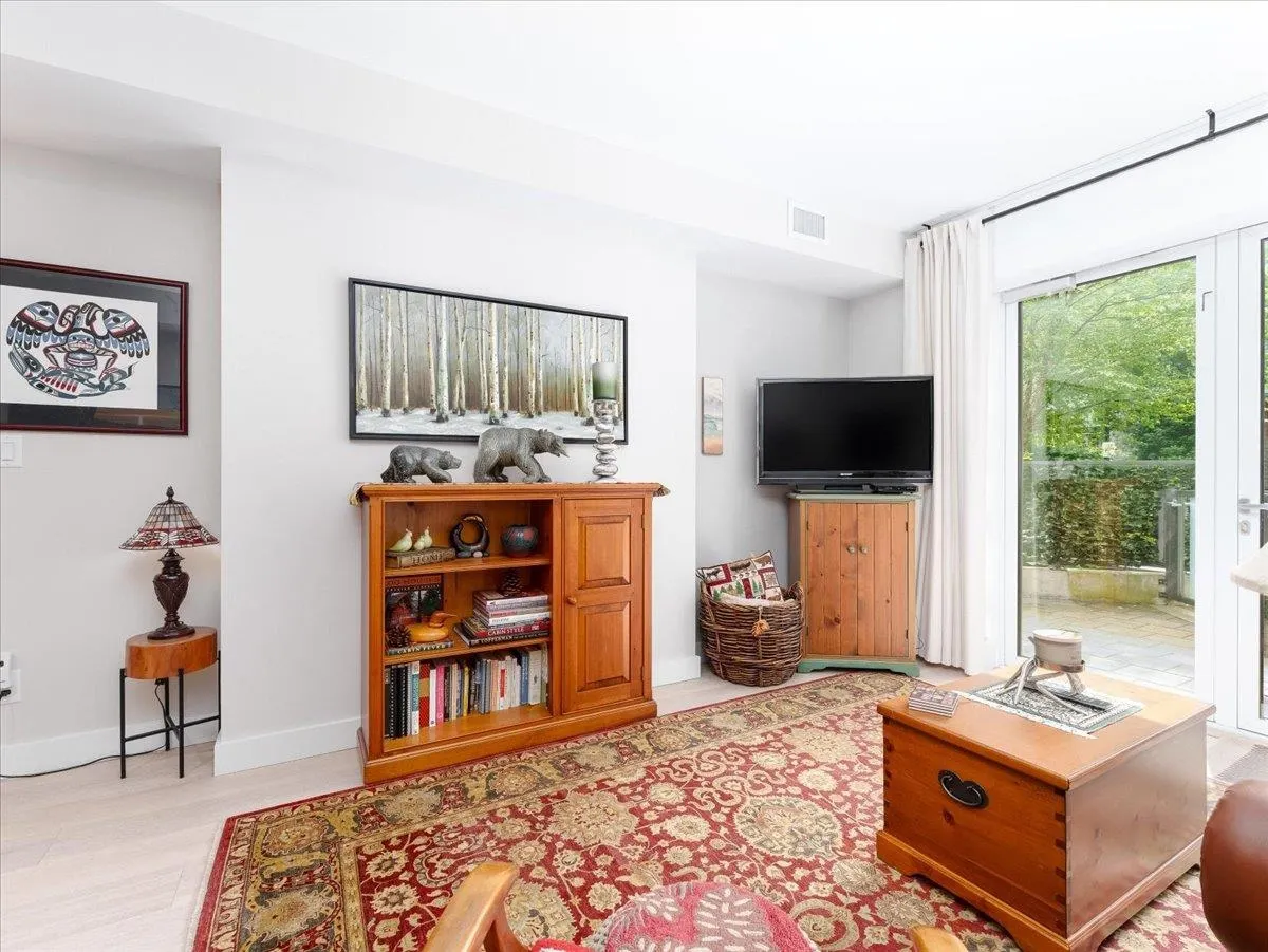 101 2738 Library Lane