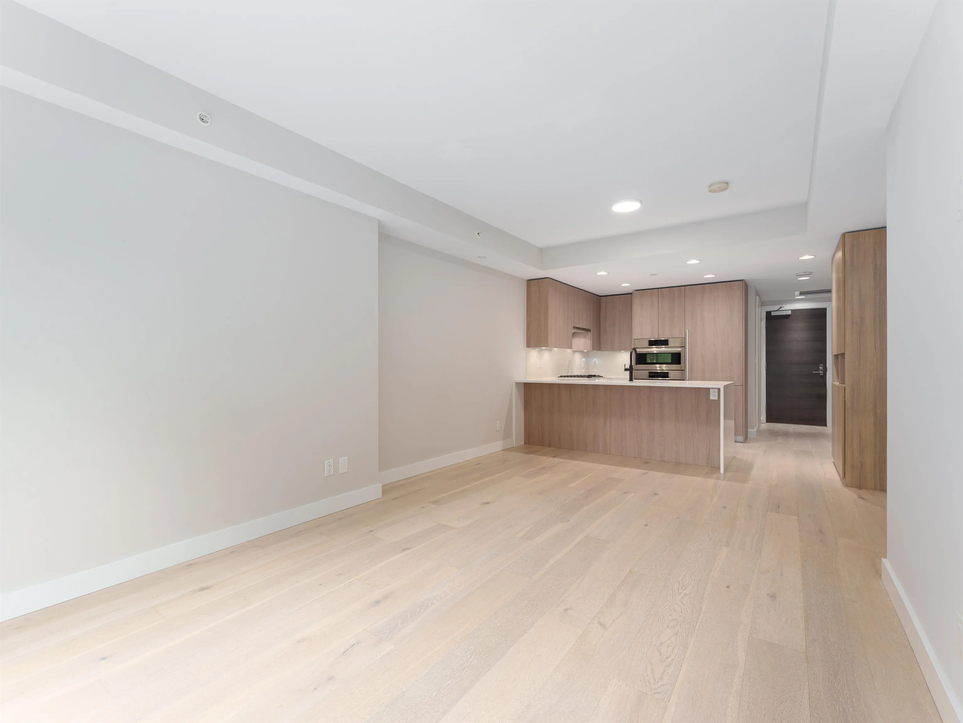 101 2738 Library Lane