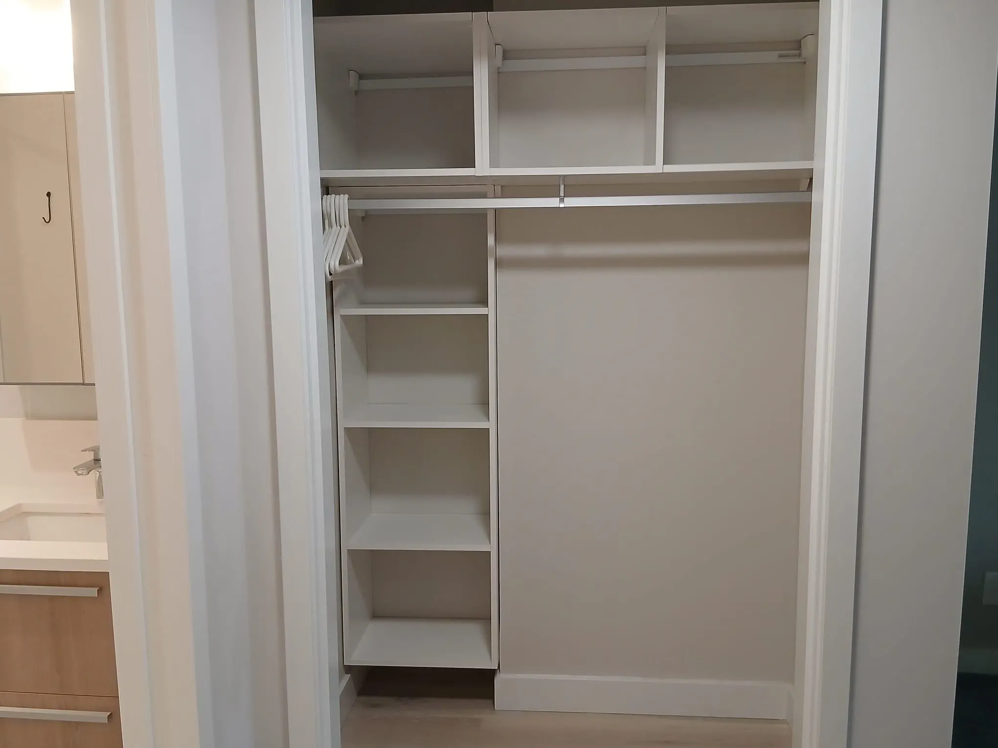 101 2738 Library Lane