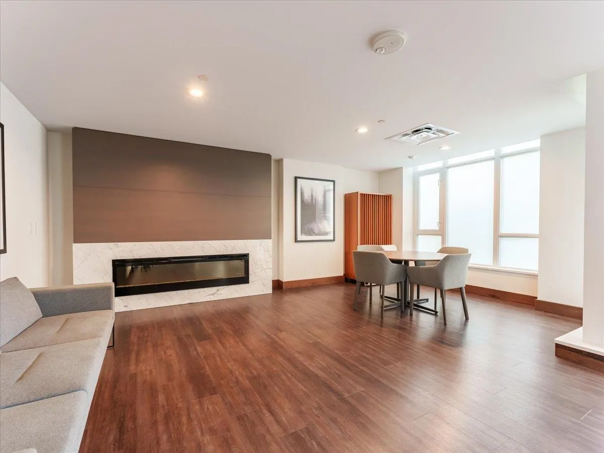 101 2738 Library Lane