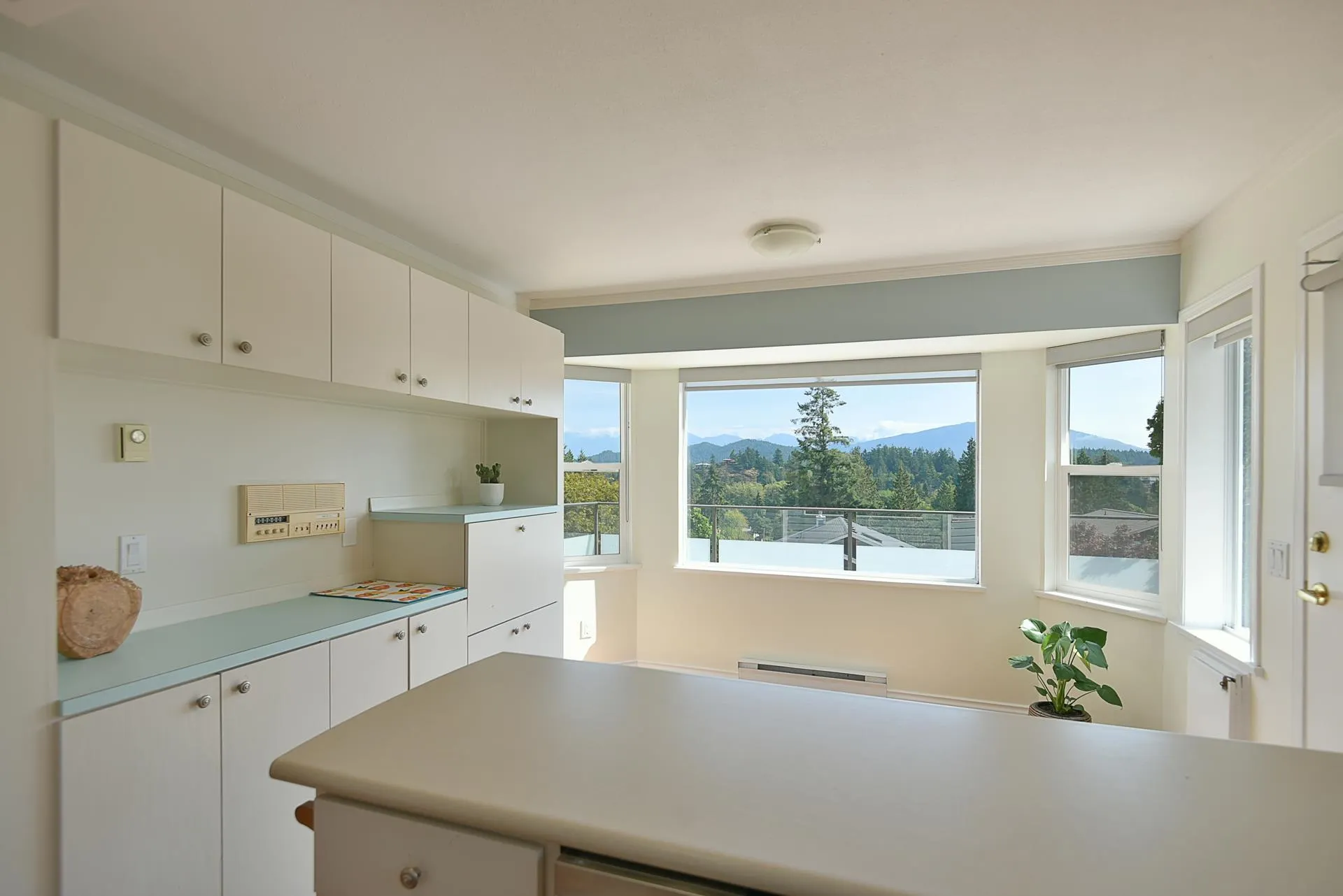808 Bayview Heights Road