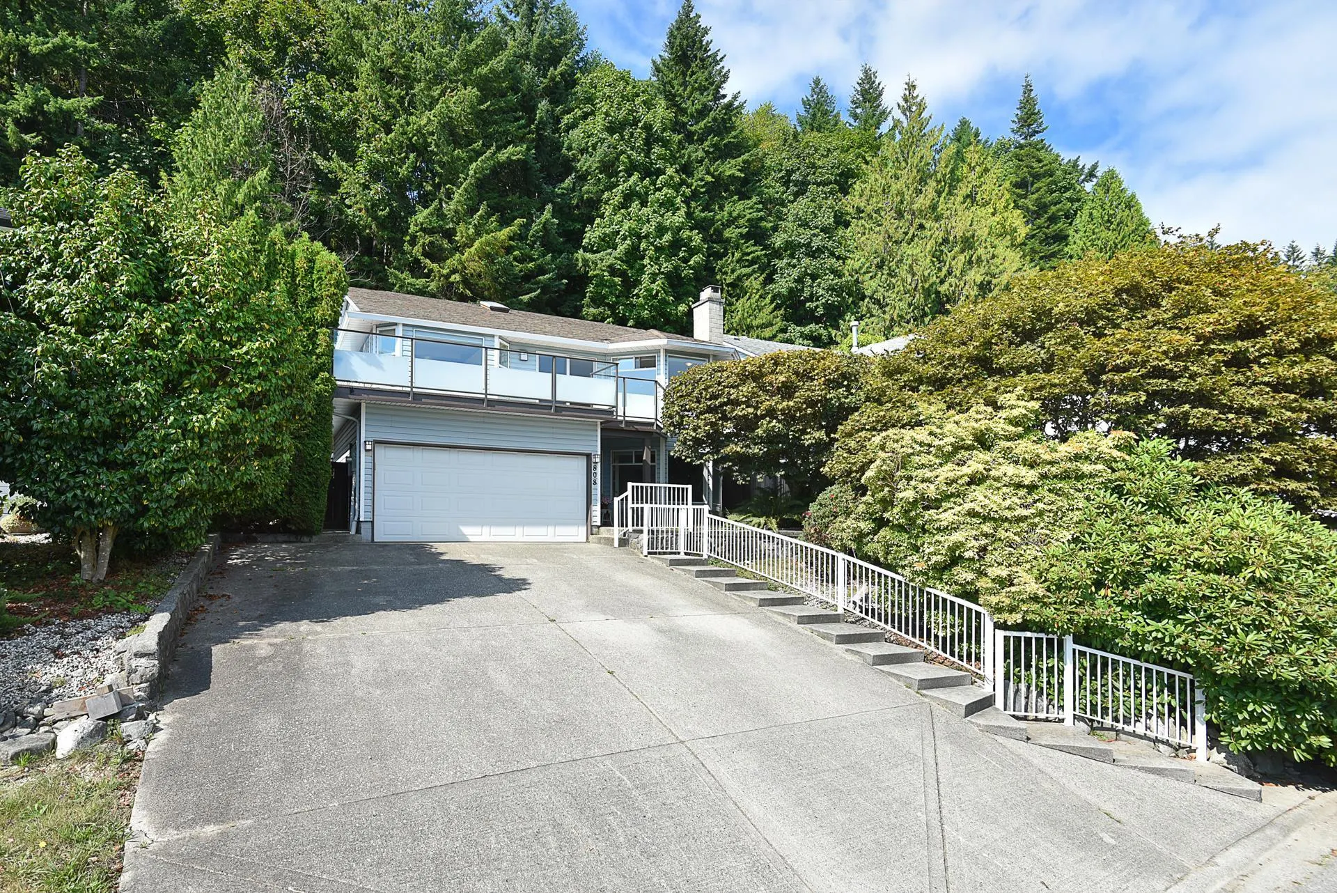 808 Bayview Heights Road