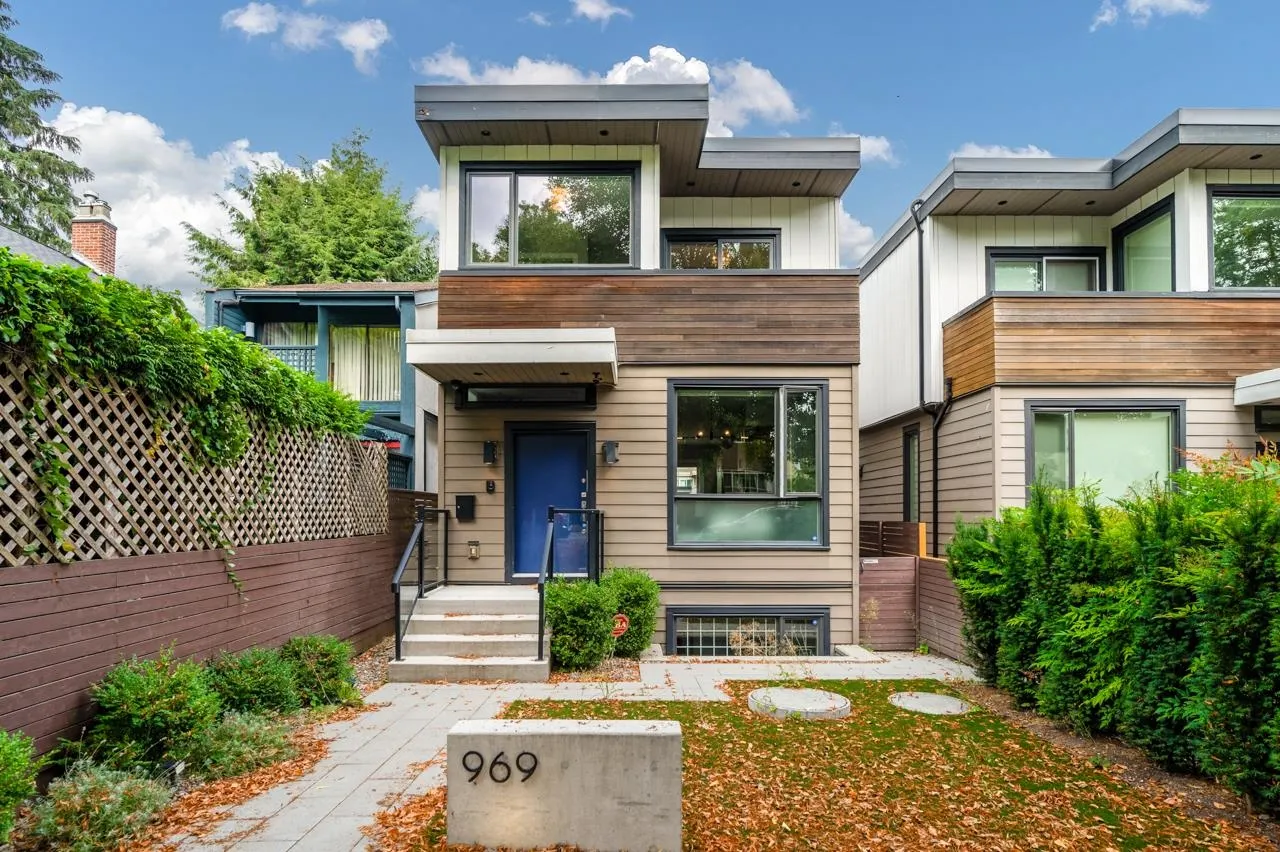 969 W 18th Avenue